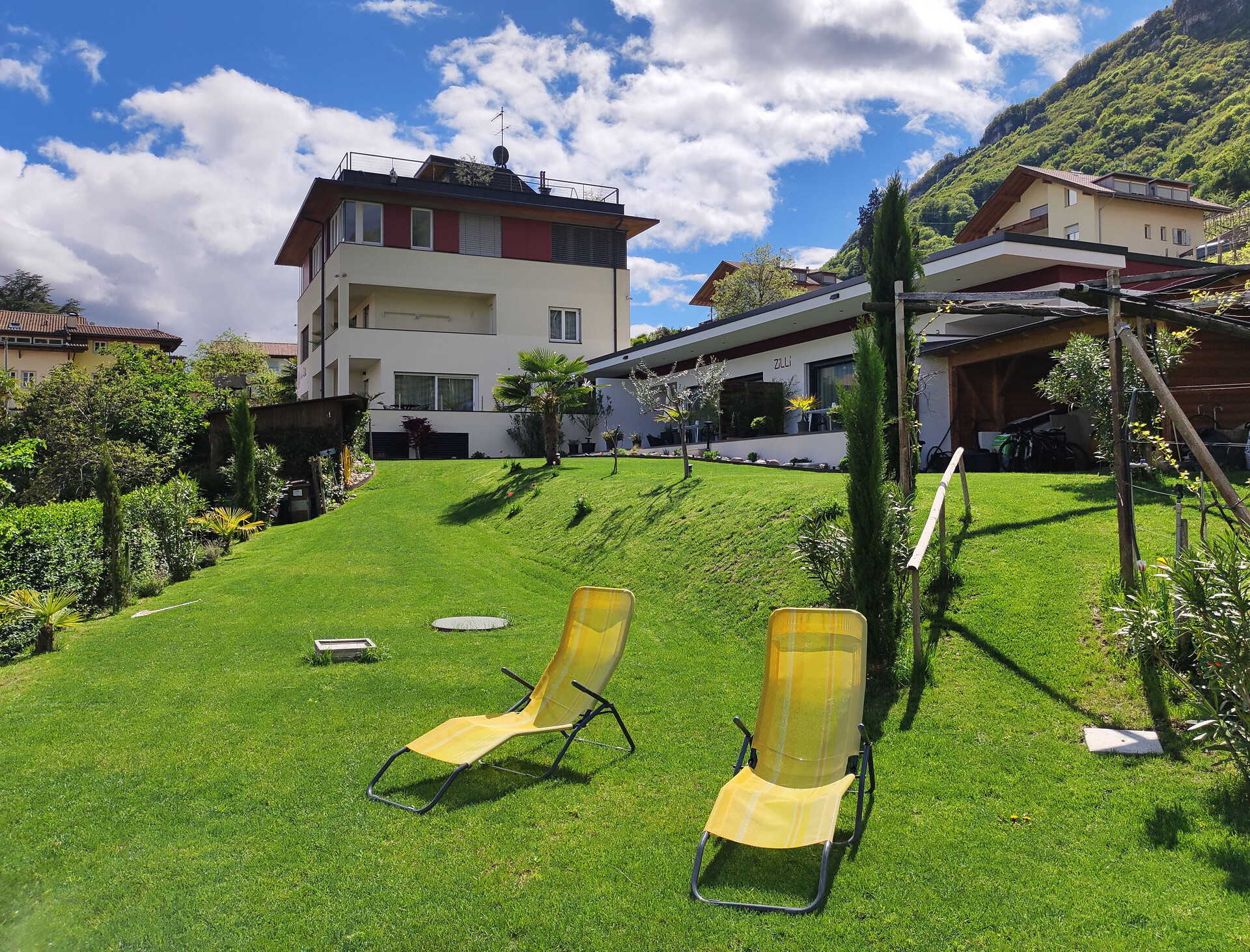 Zilli Studio Apartments