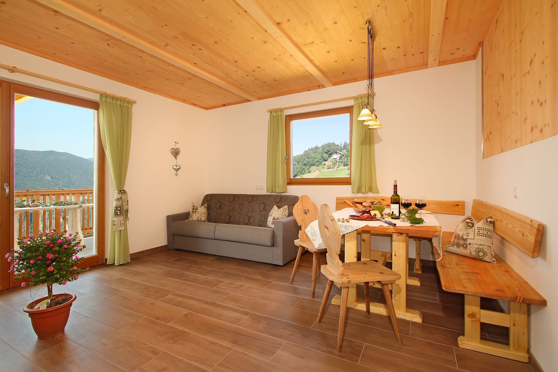 Ritten apartment living space