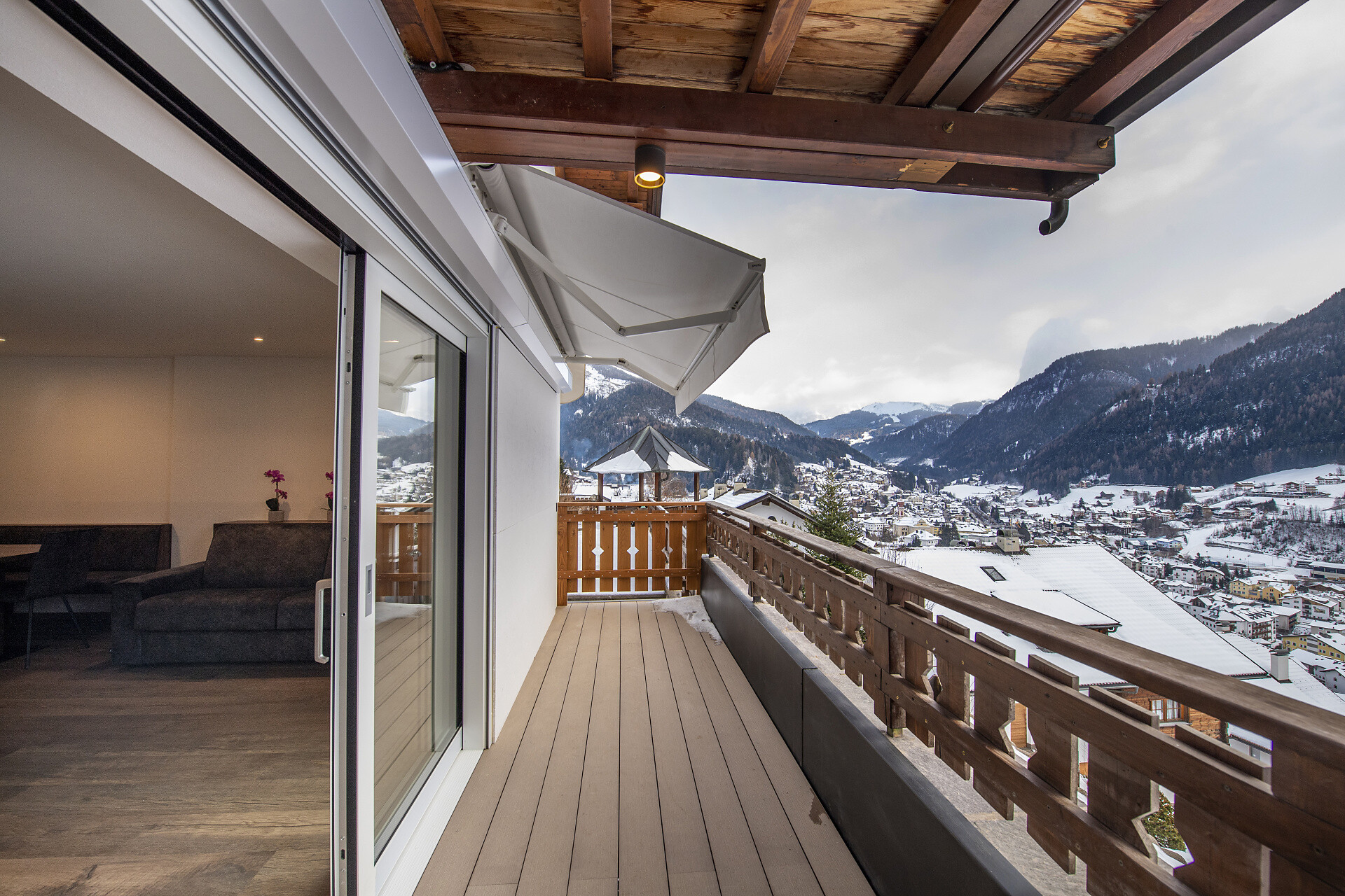 Ferienwohnung Ferienwohnung mit 1 Schlafzimmer und Panoramabalkon - #2 - Apartments Villa Hetty 2 - Dolomitenregion Gröden - suedtirol.info