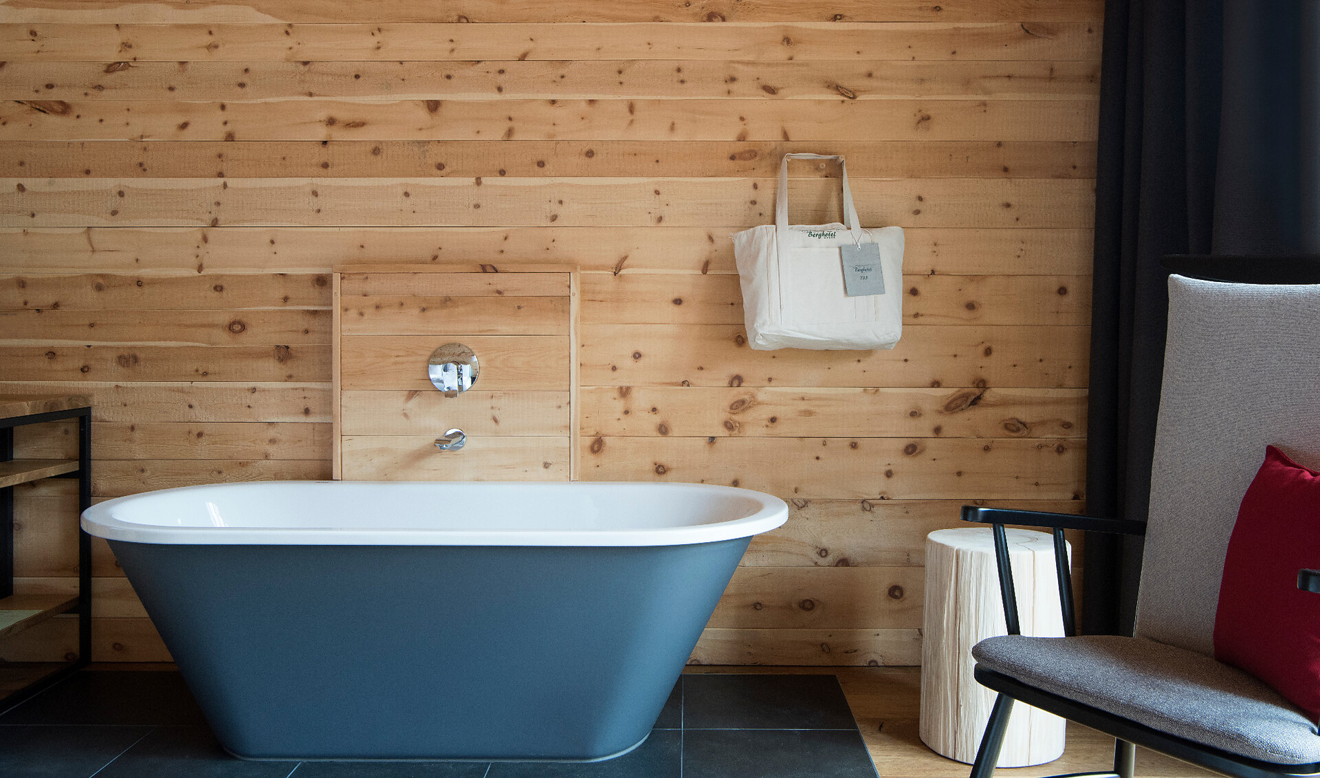 camera Zirbenchalet romantic Top 35m² - #3 - Berghotel - Sesto - Regione dolomitica 3 Cime - suedtirol.info