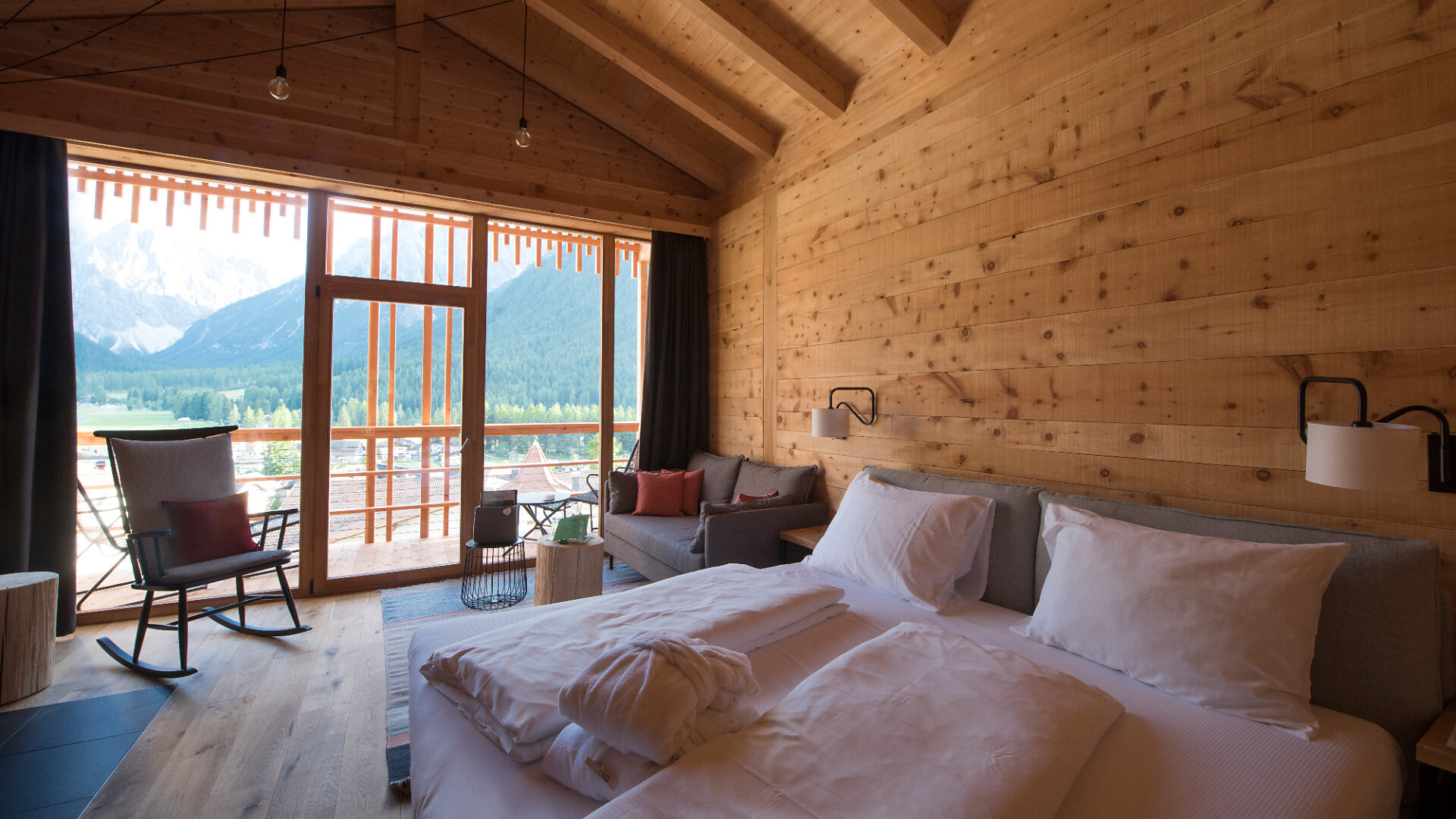 camera Zirbenchalet romantic Top 35m² - #2 - Berghotel - Sesto - Regione dolomitica 3 Cime - suedtirol.info