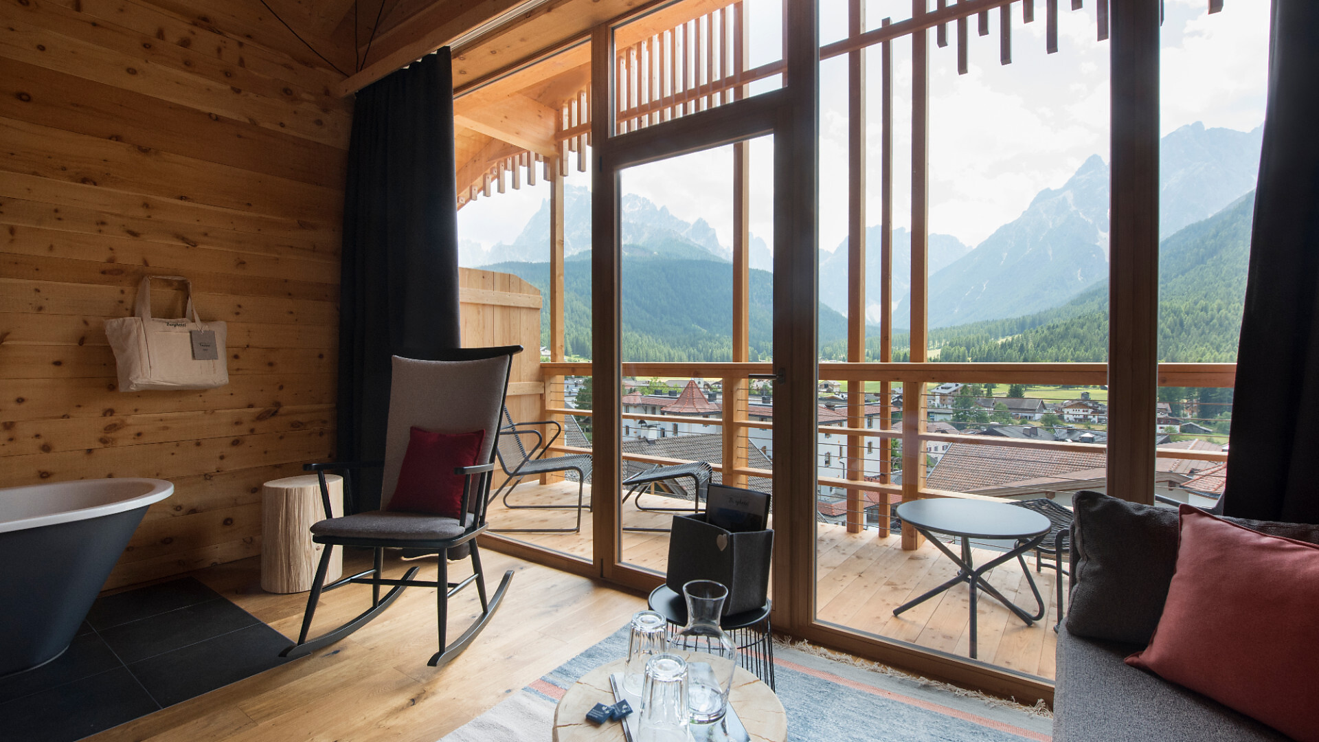 camera Zirbenchalet romantic Top 35m² - #5 - Berghotel - Sesto - Regione dolomitica 3 Cime - suedtirol.info