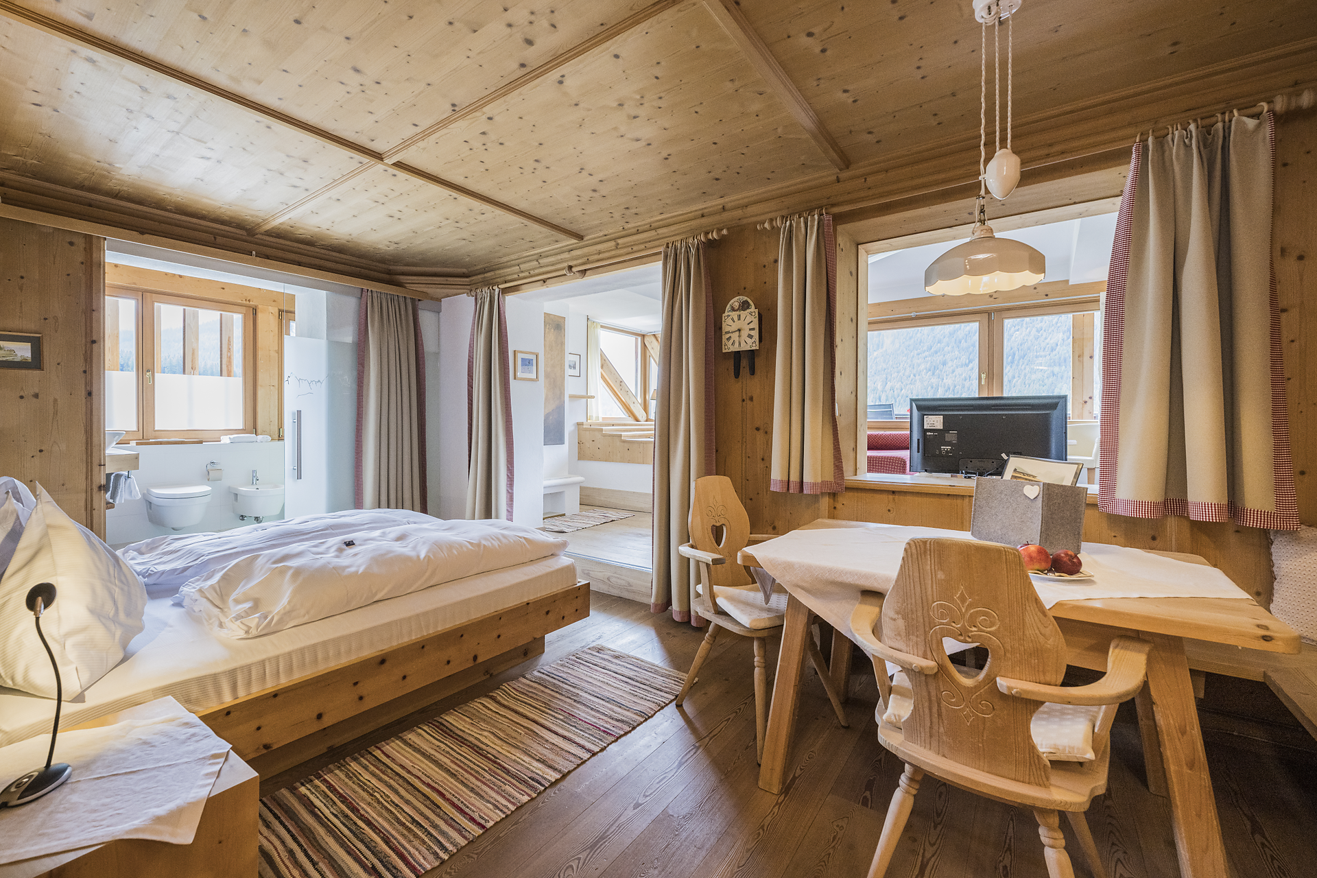 camera Suite Val Fiscalina 50m² - #1 - Berghotel - Sesto - Regione dolomitica 3 Cime - suedtirol.info