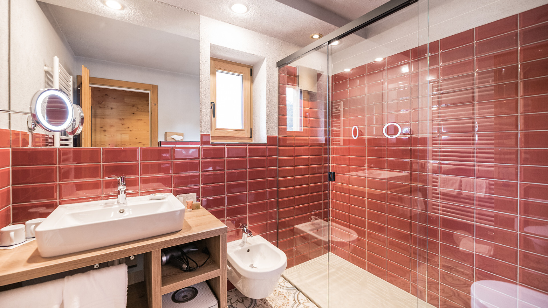 camera Studio Larice 50mq - #3 - Berghotel - Sesto - Regione dolomitica 3 Cime - suedtirol.info