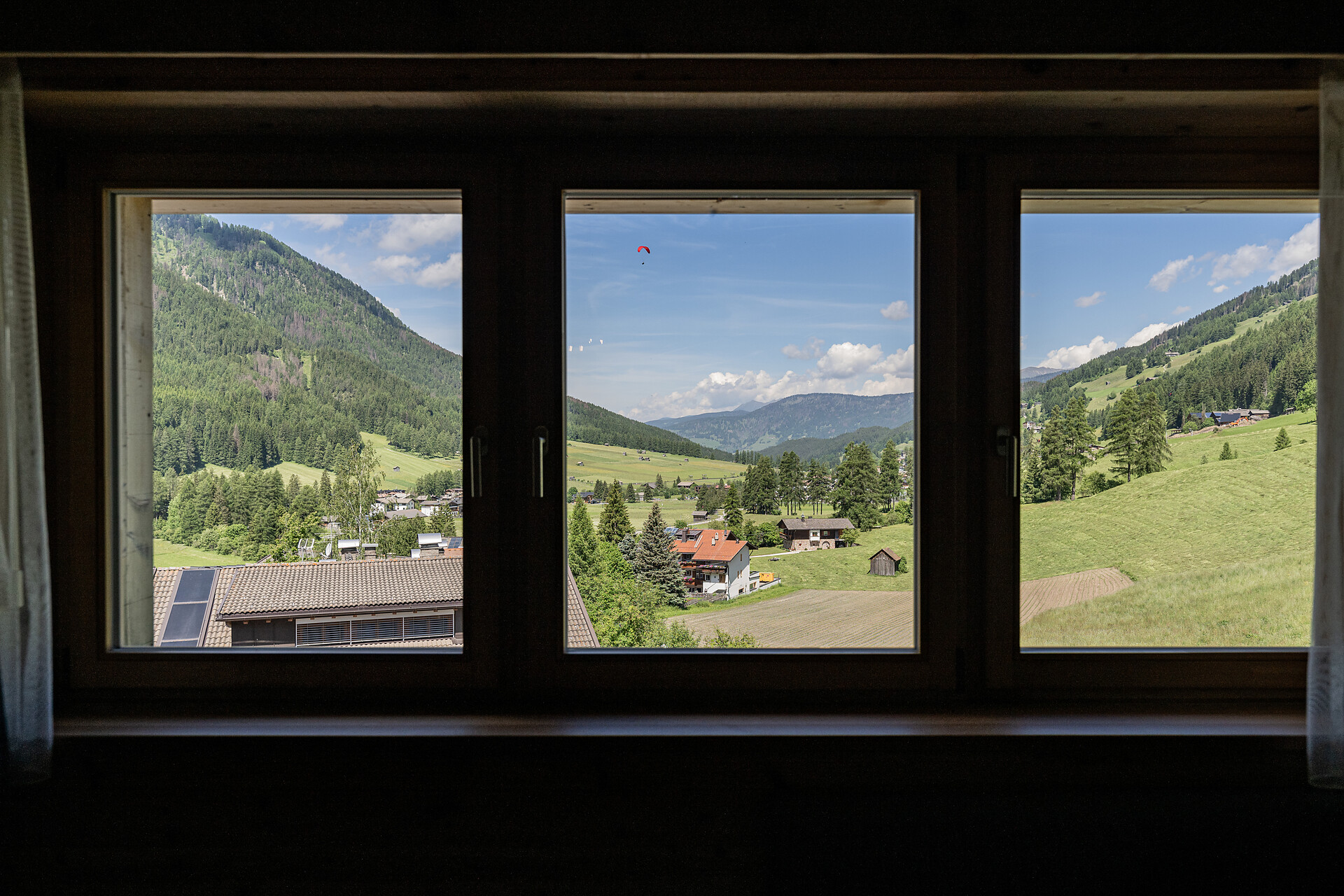 camera Zirben appartamento Tramonto del sole 47m² - #4 - Berghotel - Sesto - Regione dolomitica 3 Cime - suedtirol.info