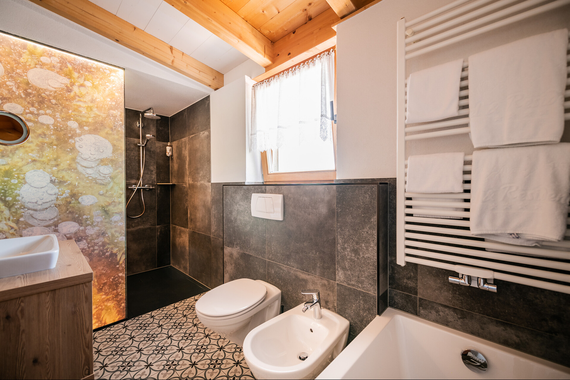 camera Suite Sotto il Tetto - #4 - Berghotel - Sesto - Regione dolomitica 3 Cime - suedtirol.info