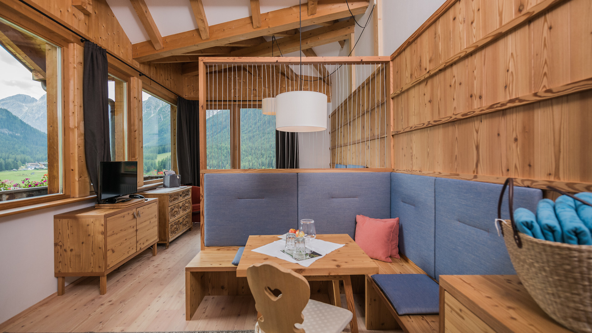 camera Panorama Suite 40mq - #2 - Berghotel - Sesto - Regione dolomitica 3 Cime - suedtirol.info