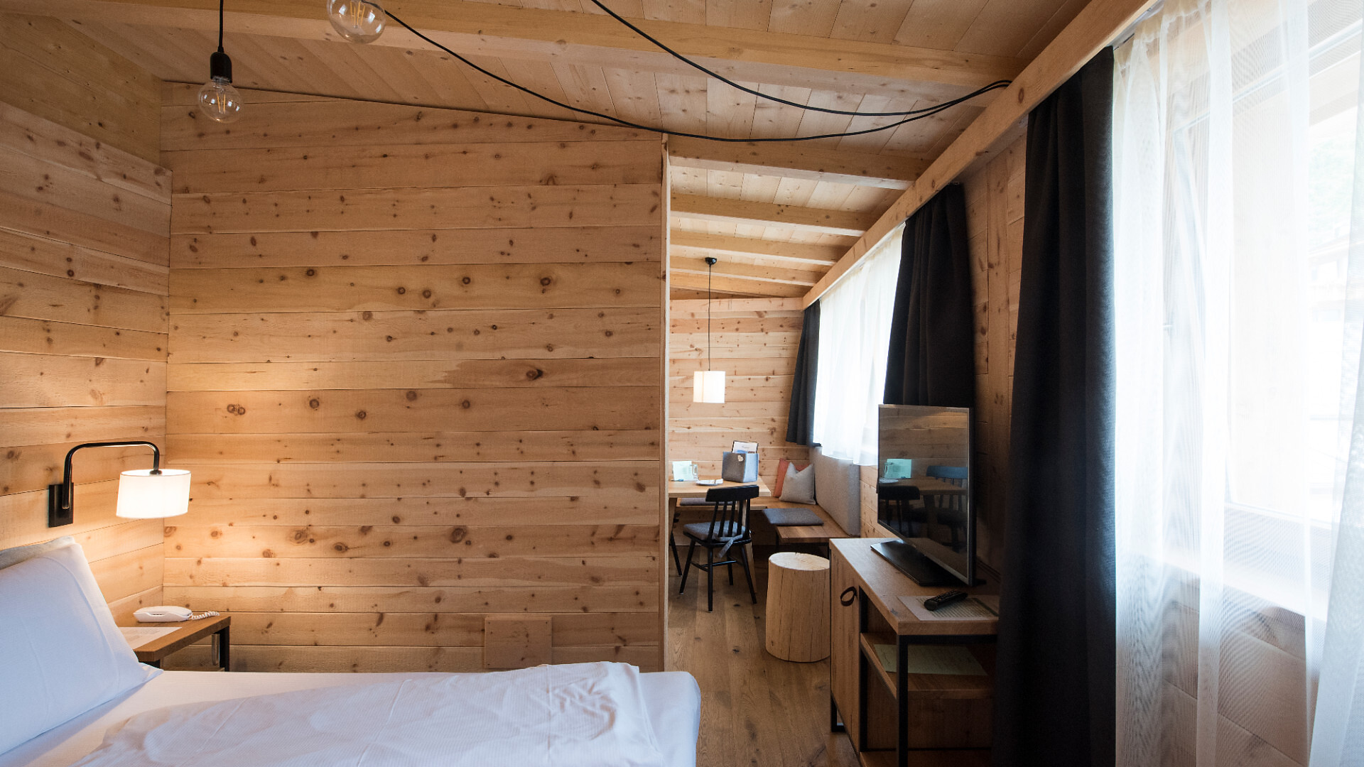 camera Zirbenchalet Sole 47m² - #2 - Berghotel - Sesto - Regione dolomitica 3 Cime - suedtirol.info