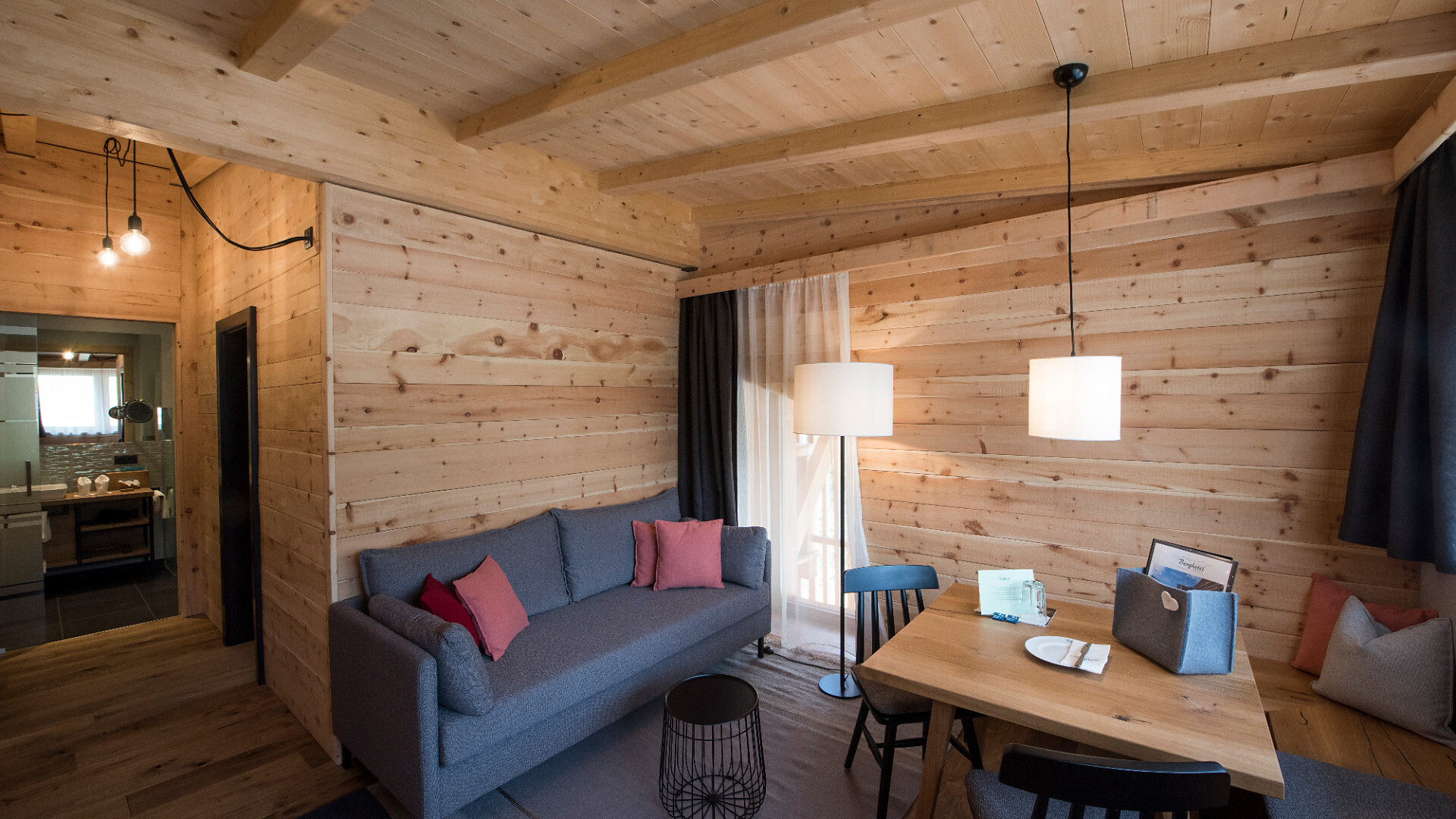 camera Zirbenchalet Sole 47m² - #1 - Berghotel - Sesto - Regione dolomitica 3 Cime - suedtirol.info