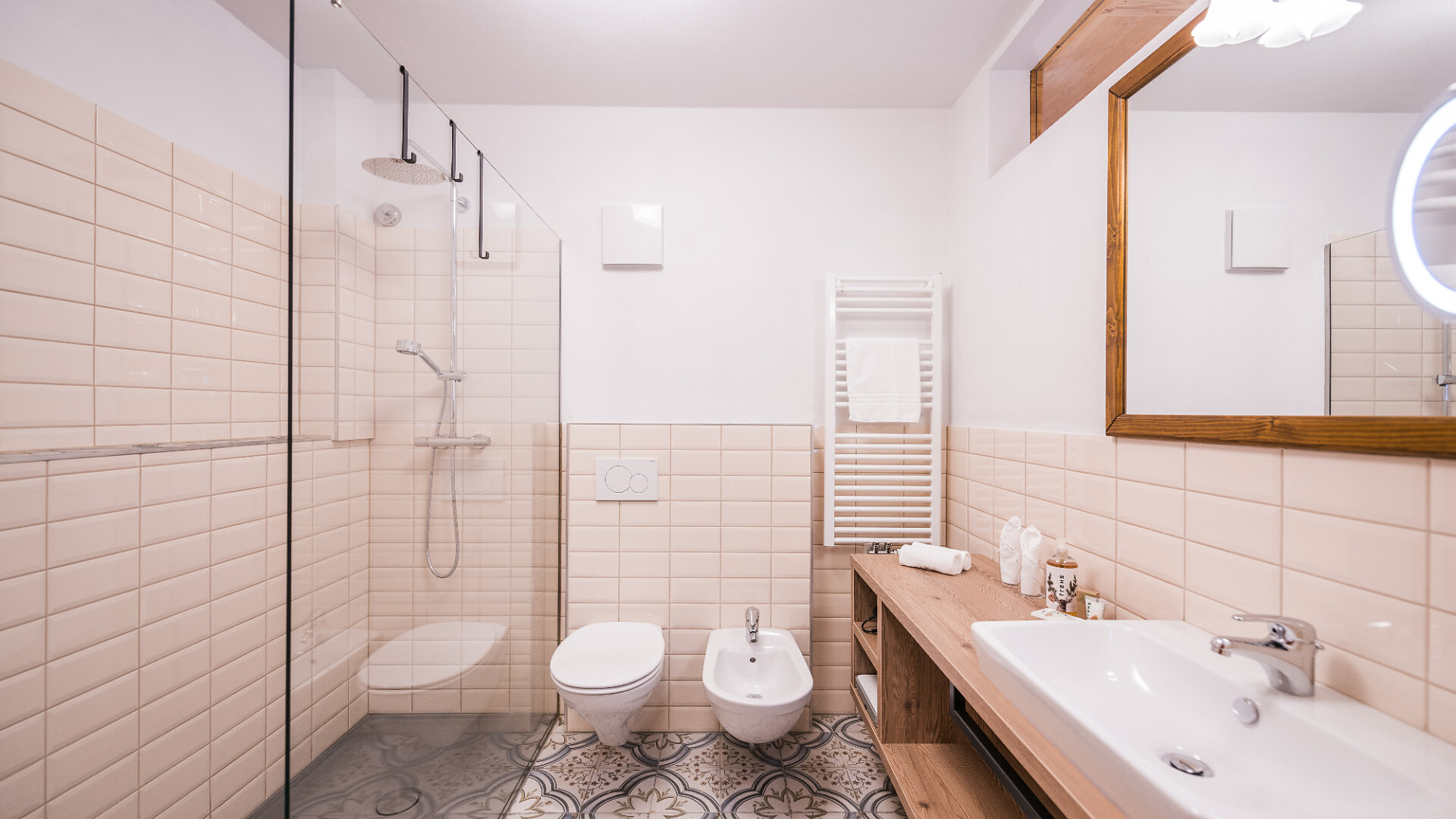 camera Camera matrimoniale Dolomiti di Sesto 28-35mq - #3 - Berghotel - Sesto - Regione dolomitica 3 Cime - suedtirol.info