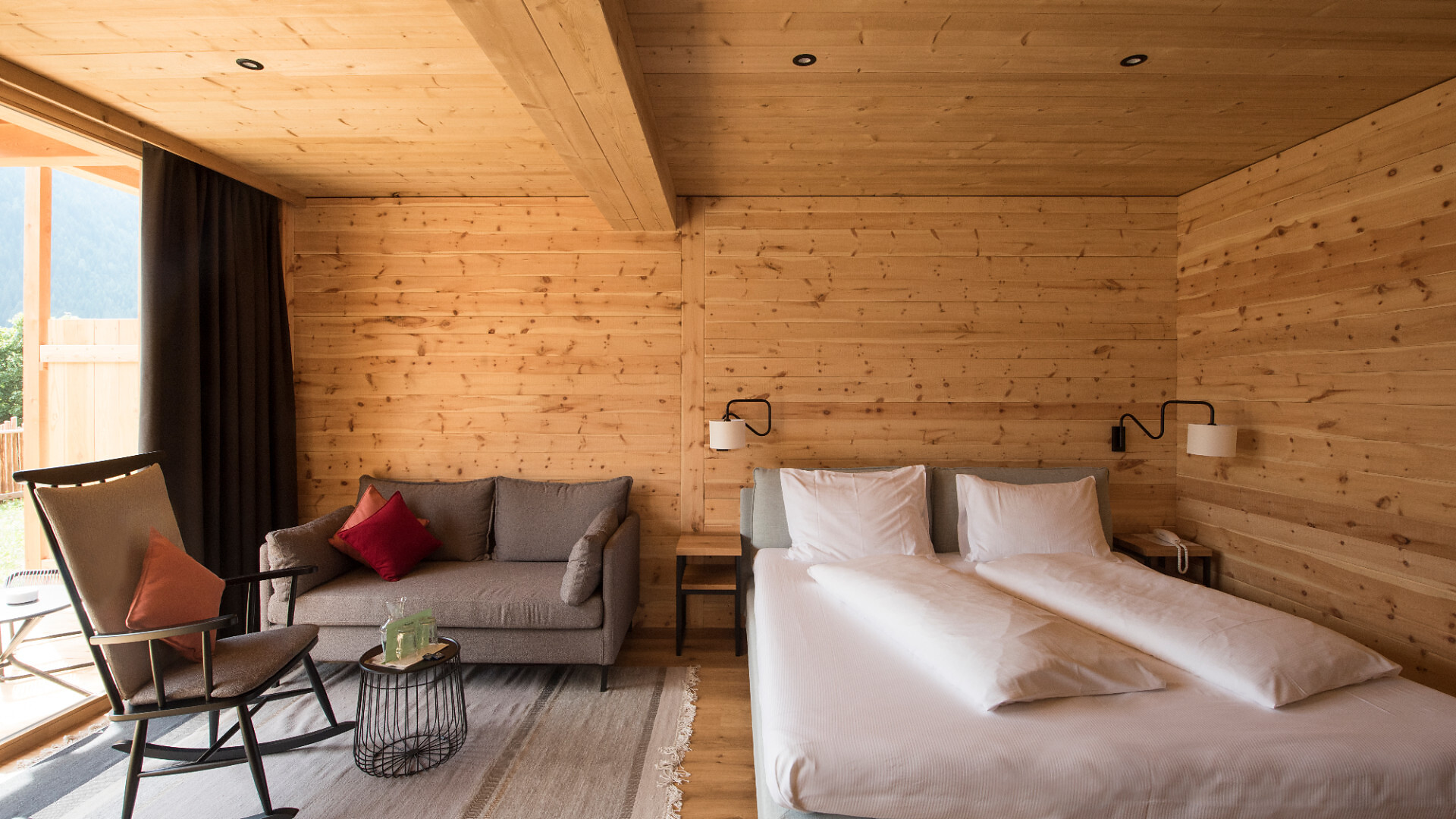 camera Zirbenchalet romantic 35m² - #2 - Berghotel - Sesto - Regione dolomitica 3 Cime - suedtirol.info