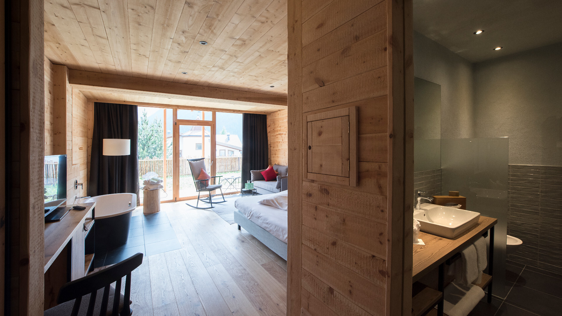 camera Zirbenchalet romantic 35m² - #3 - Berghotel - Sesto - Regione dolomitica 3 Cime - suedtirol.info