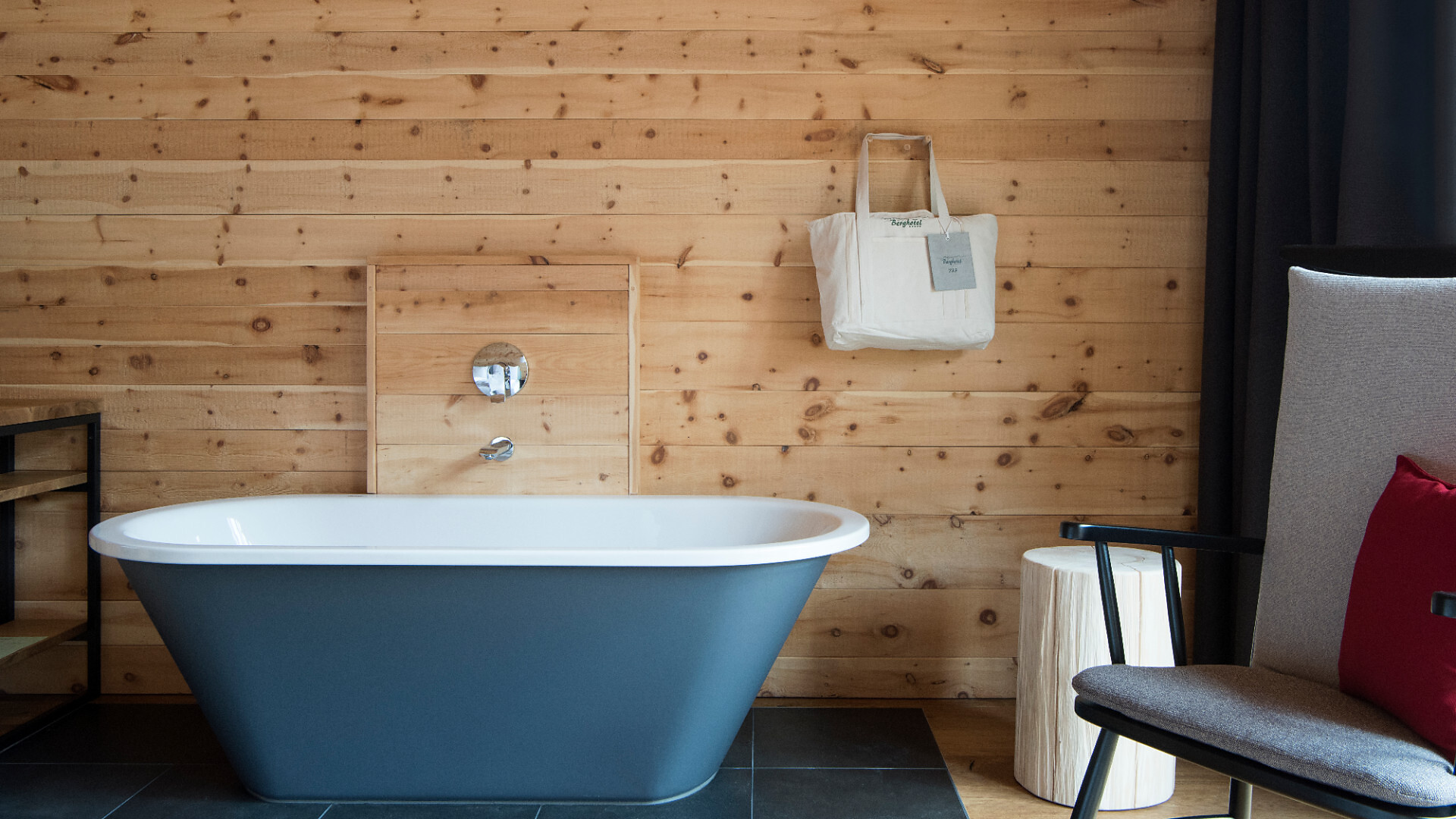 camera Zirbenchalet romantic 35m² - #5 - Berghotel - Sesto - Regione dolomitica 3 Cime - suedtirol.info