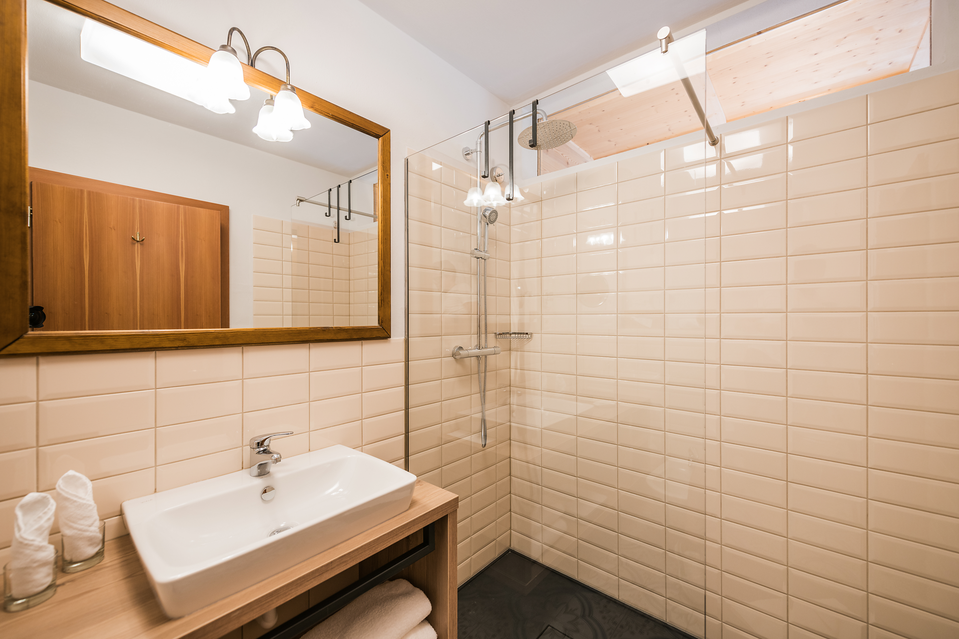 camera Familystudio Monte Elmo 45mq - #5 - Berghotel - Sesto - Regione dolomitica 3 Cime - suedtirol.info