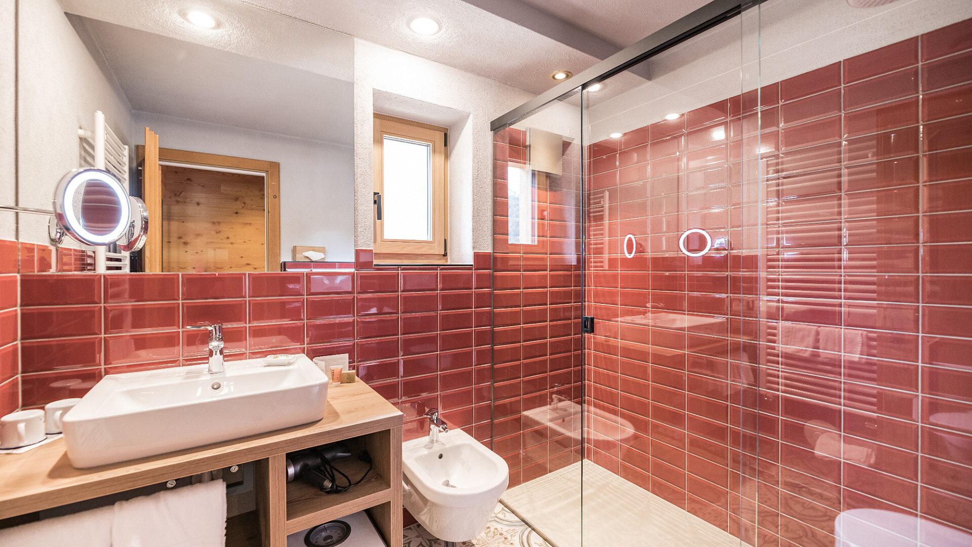 camera Studio Larice 40mq a pianoterra - #6 - Berghotel - Sesto - Regione dolomitica 3 Cime - suedtirol.info