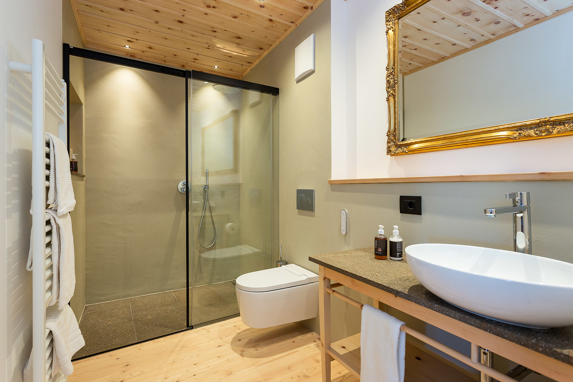Zimmer Künstlerzimmer Standard - #2 - Der Zirmerhof -  - suedtirol.info