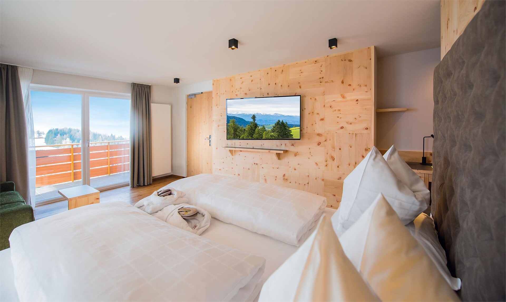 Zimmer Suite "Zirbe" - #2 - DAS ROYAL - Dolomitenregion Eggental - suedtirol.info