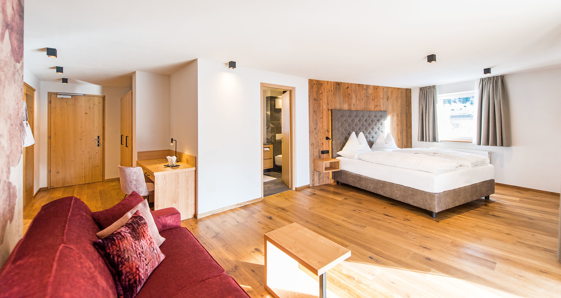 Zimmer Suite "Lärche" - #2 - DAS ROYAL - Dolomitenregion Eggental - suedtirol.info