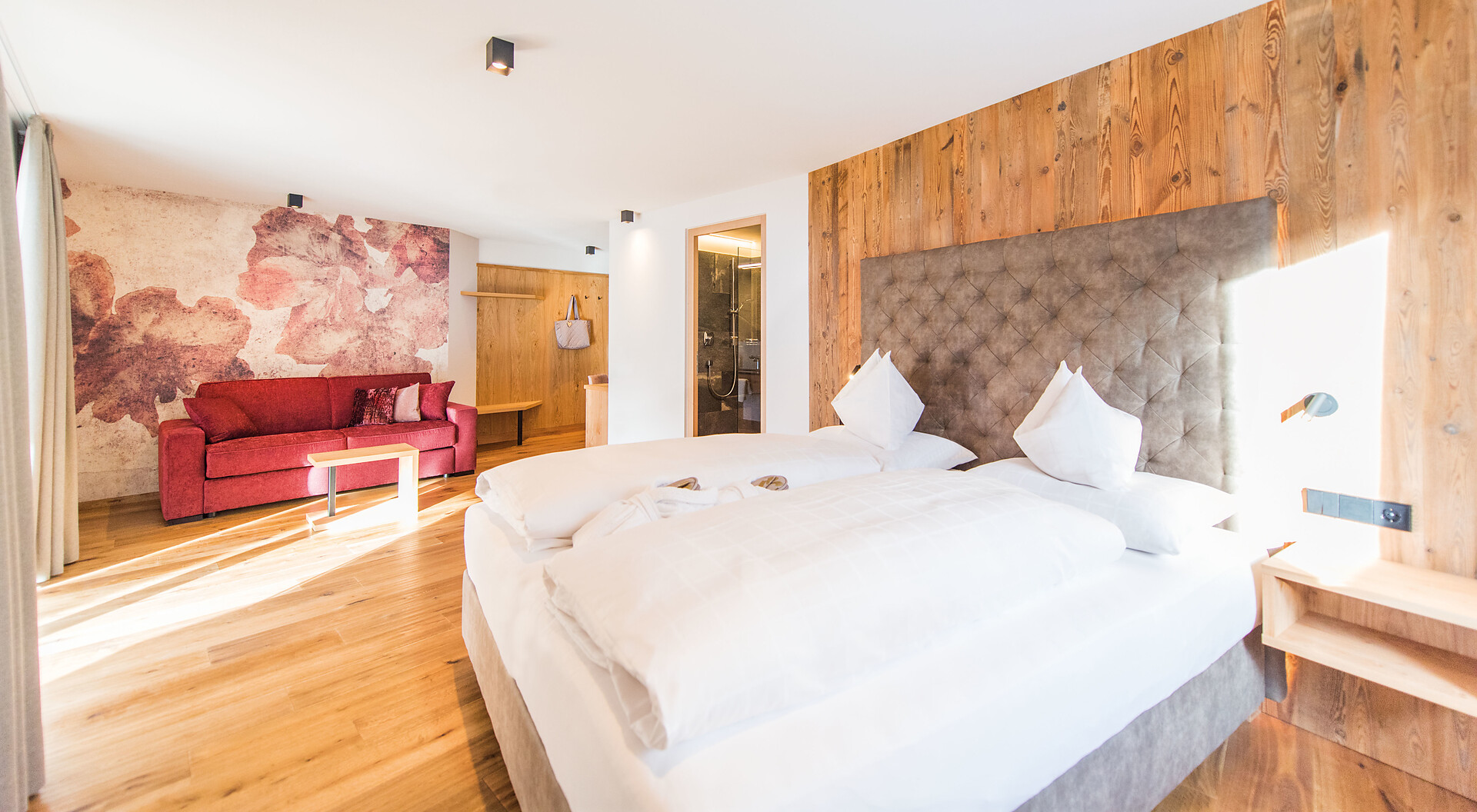 Zimmer Suite "Lärche" - #1 - DAS ROYAL - Dolomitenregion Eggental - suedtirol.info