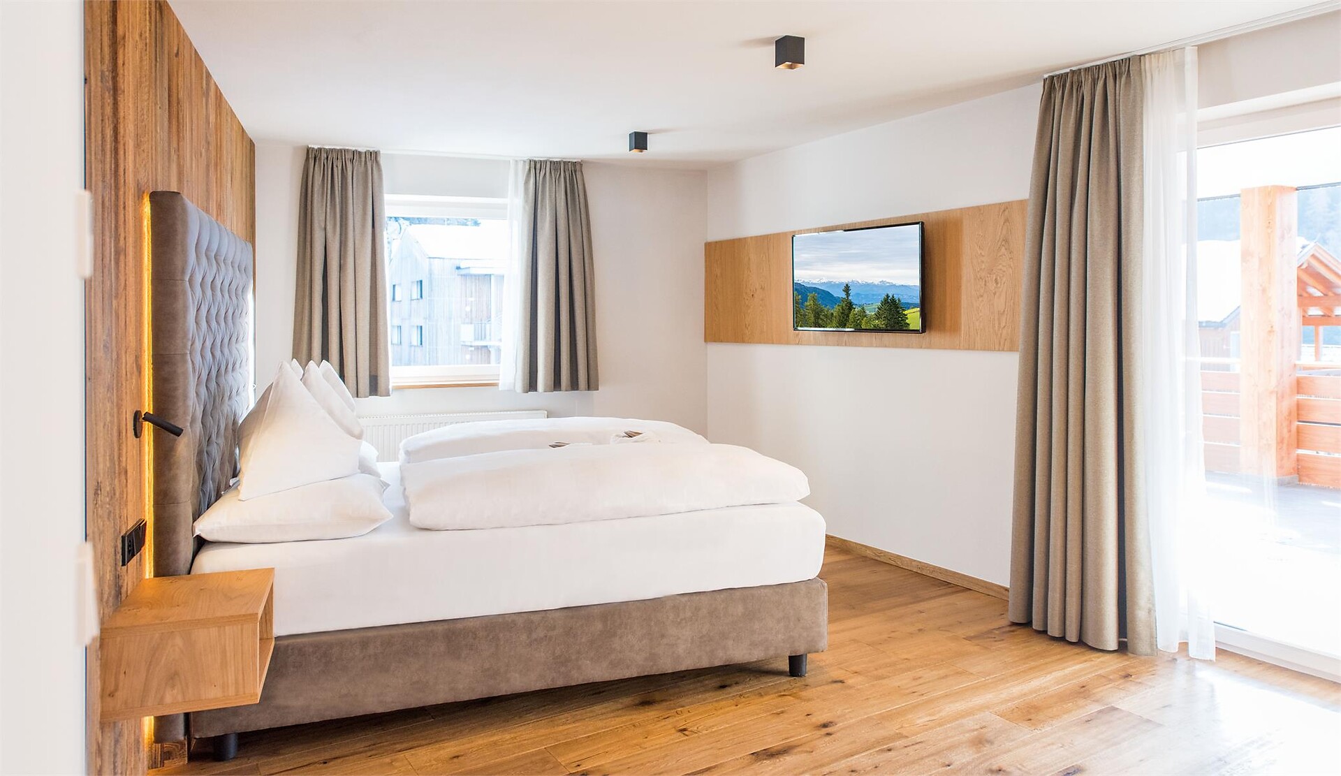 Zimmer Suite "Lärche" - #3 - DAS ROYAL - Dolomitenregion Eggental - suedtirol.info