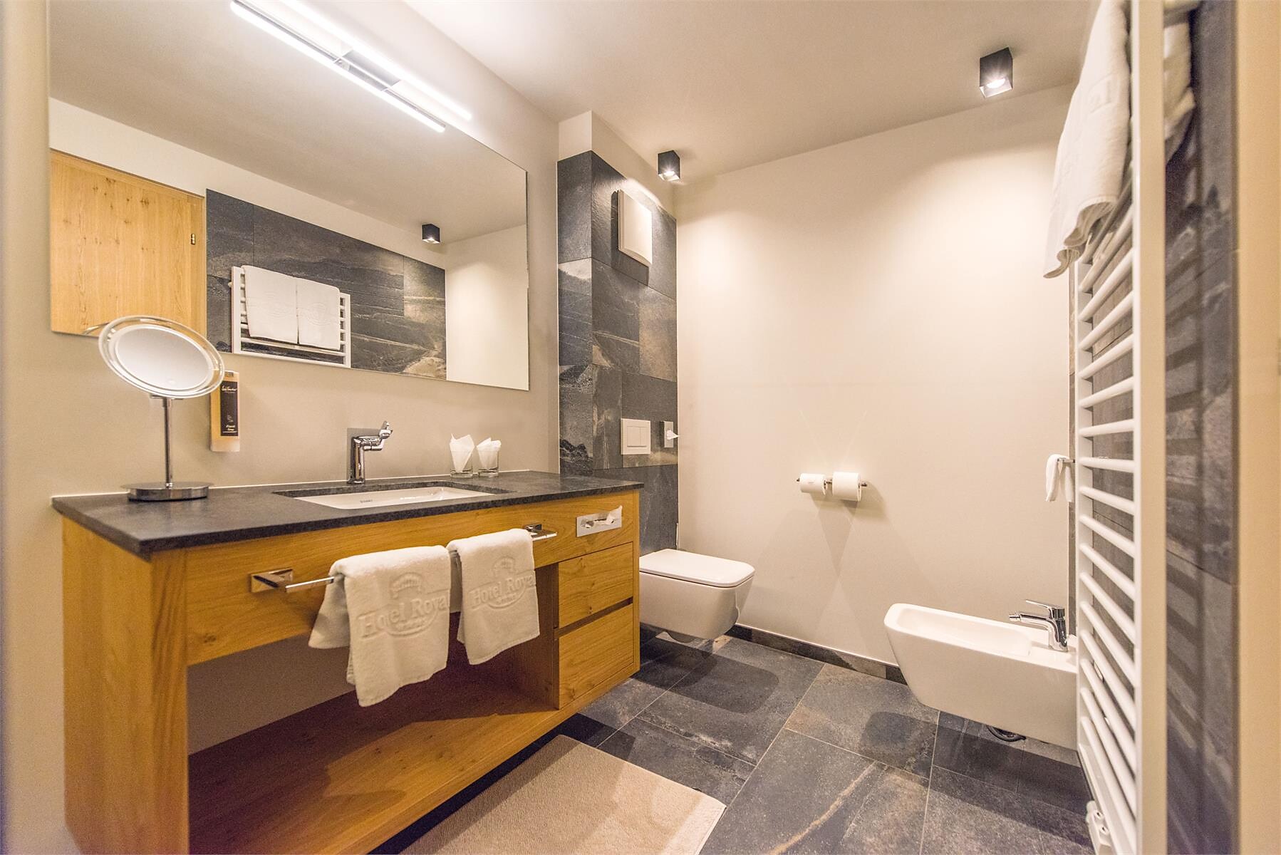 Zimmer Suite "Lärche" - #5 - DAS ROYAL - Dolomitenregion Eggental - suedtirol.info