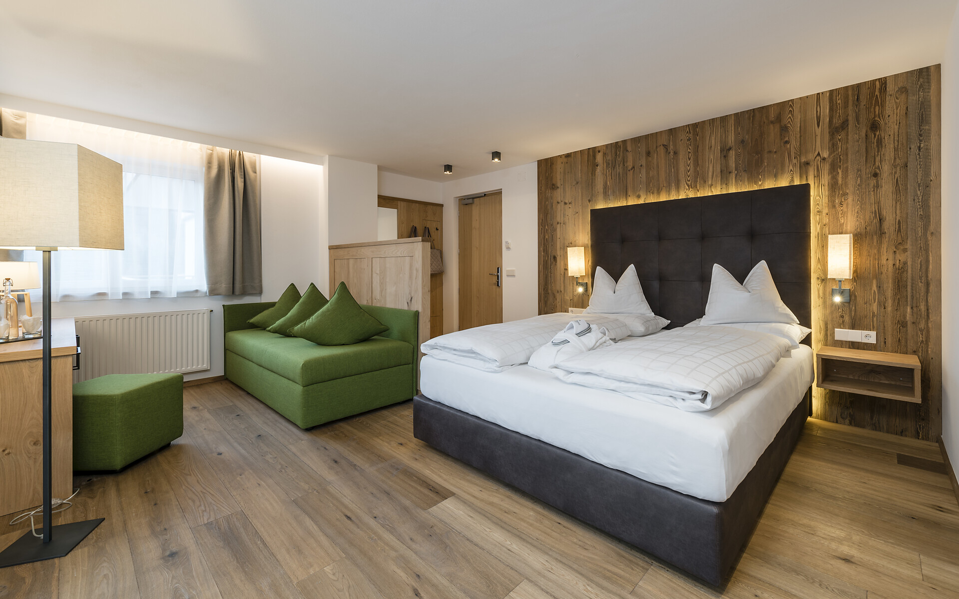 Zimmer Doppelzimmer "Berg" - #1 - DAS ROYAL - Dolomitenregion Eggental - suedtirol.info