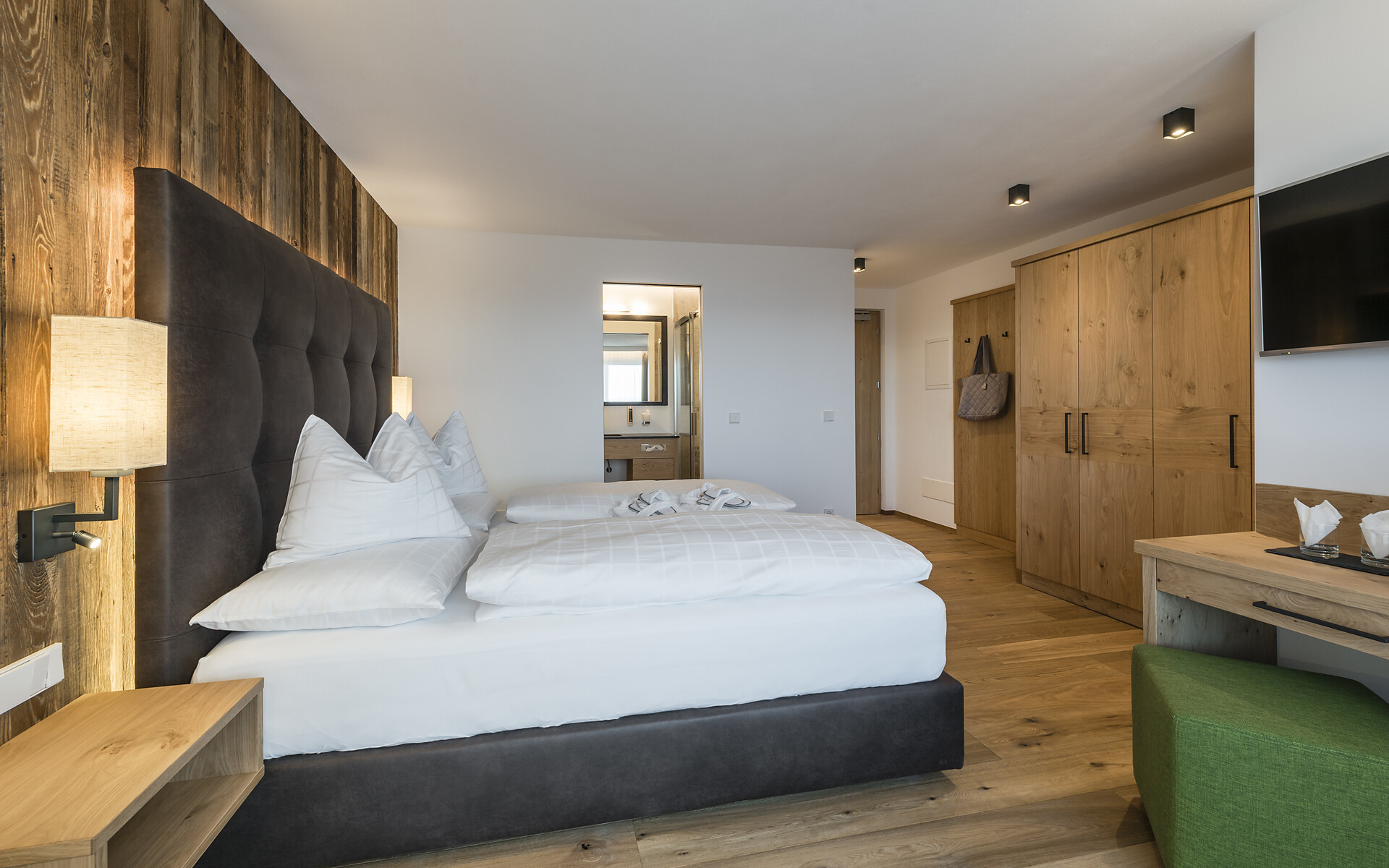 Zimmer Doppelzimmer "Superior" - #2 - DAS ROYAL - Dolomitenregion Eggental - suedtirol.info