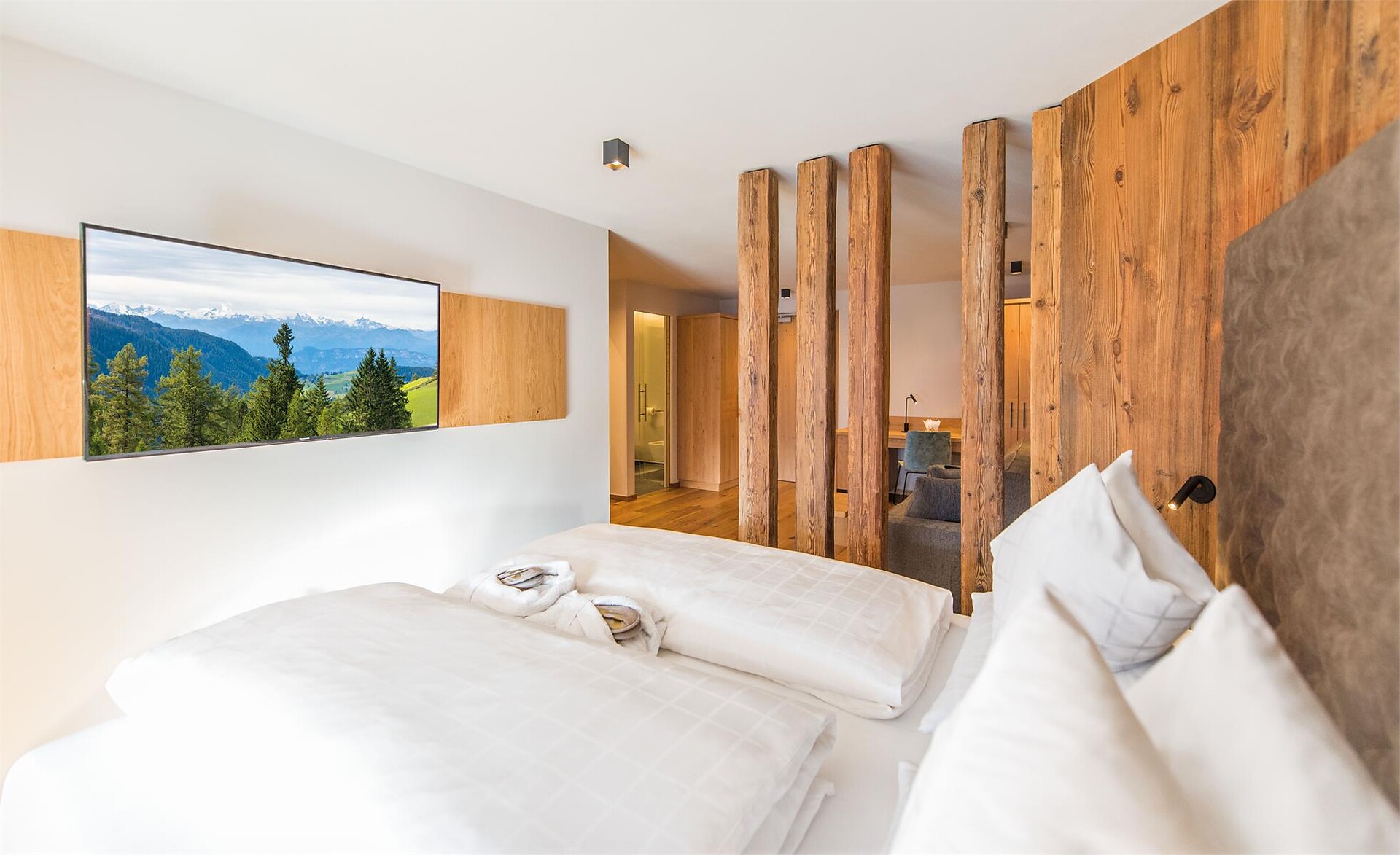 Zimmer Suite "Latsche" - #1 - DAS ROYAL - Dolomitenregion Eggental - suedtirol.info