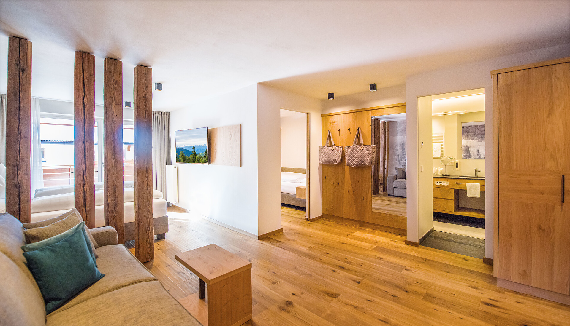 Zimmer Suite "Latsche" - #2 - DAS ROYAL - Dolomitenregion Eggental - suedtirol.info