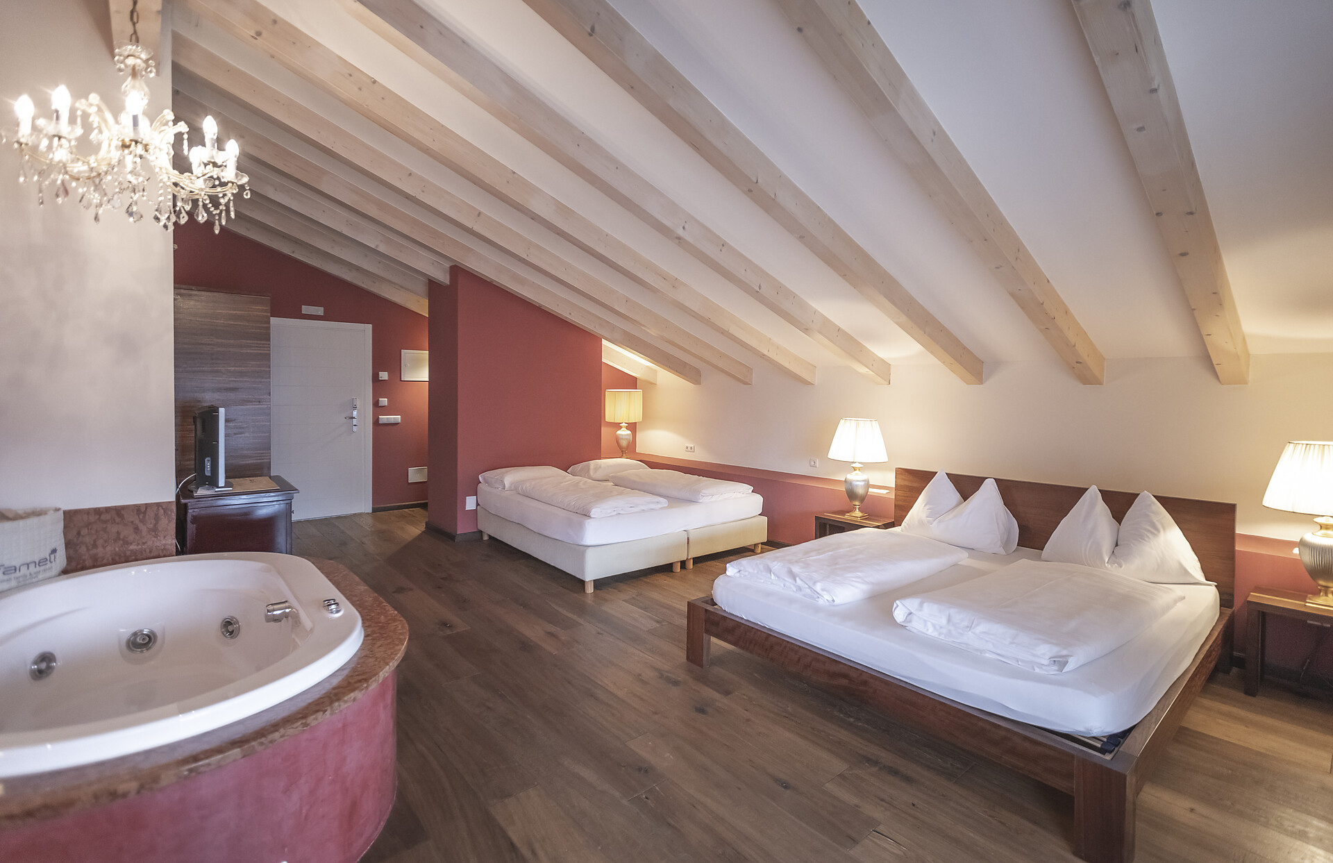 camera Suite Fameli Design - #3 - Fameli - Regione dolomitica Plan de Corones - suedtirol.info