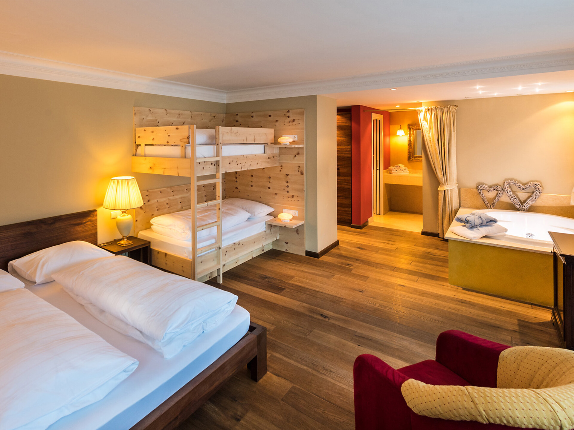 camera Suite Fameli Elegance - #1 - Fameli - Regione dolomitica Plan de Corones - suedtirol.info