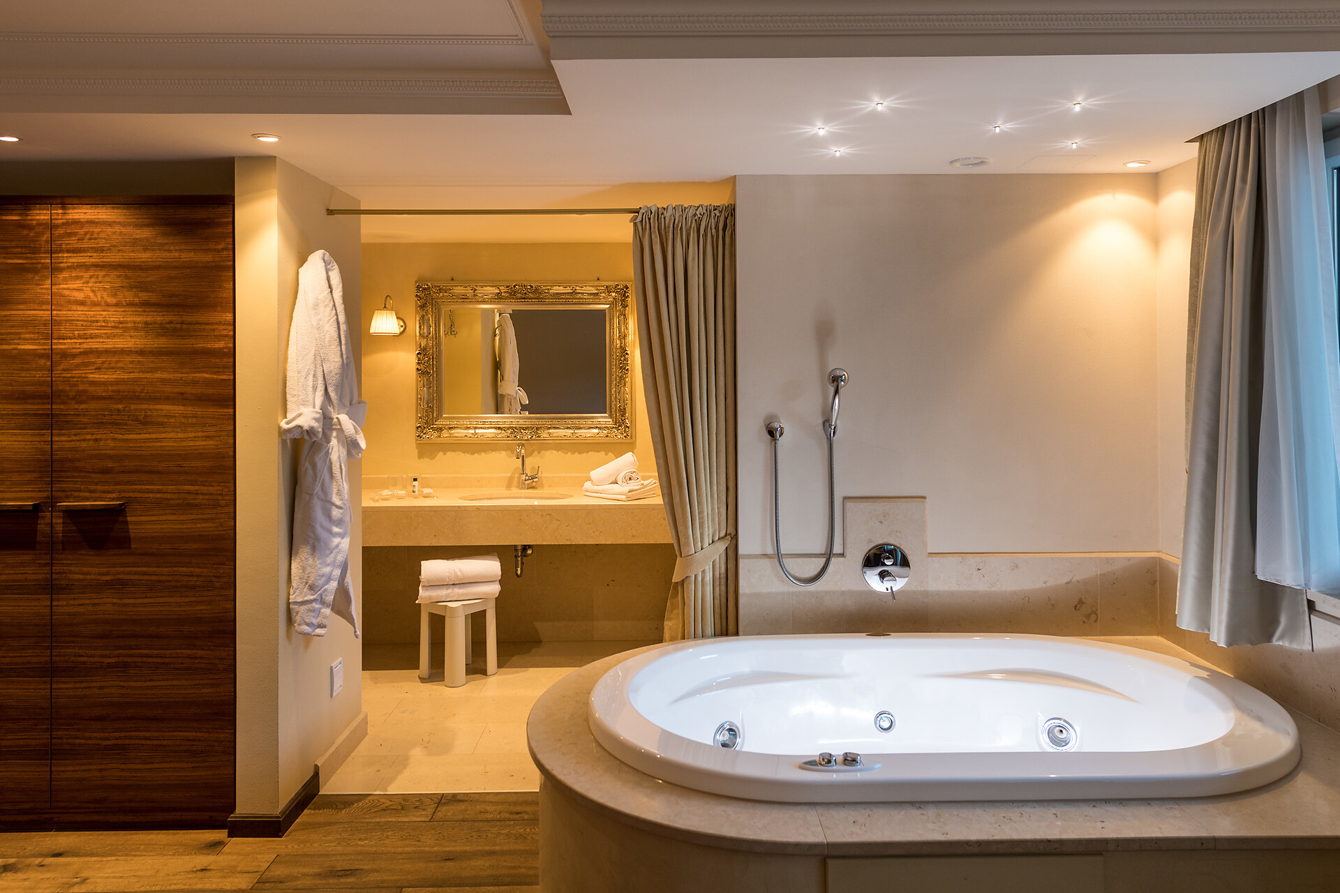 camera Suite Fameli Comfort - #5 - Fameli - Regione dolomitica Plan de Corones - suedtirol.info