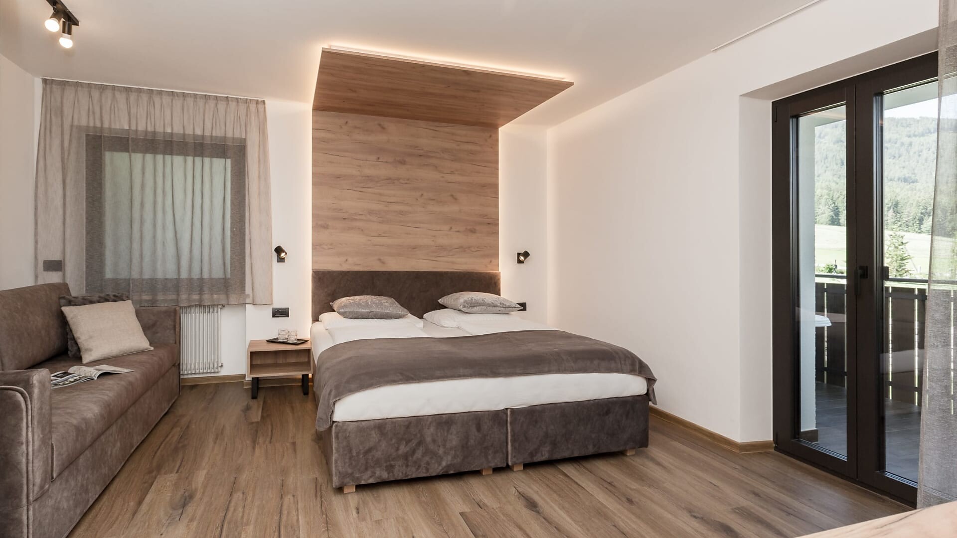 Ferienwohnung Panoramic - Olang - #3 - Aparthotel Familiaris - Family Apartments - Pools & Spa in Dolomites - Dolomitenregion Kronplatz - suedtirol.info