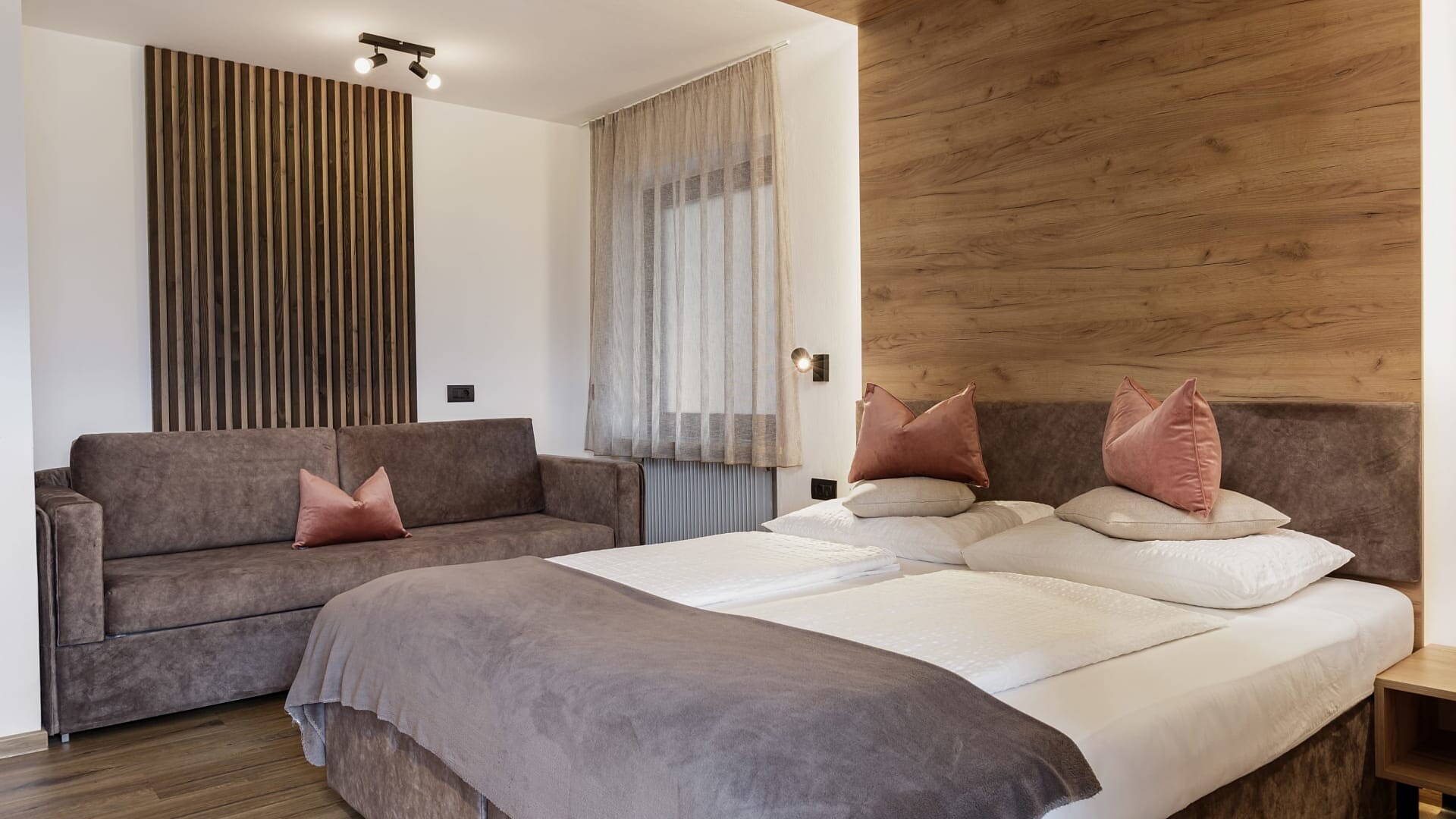 Ferienwohnung Panoramic - Olang - #4 - Aparthotel Familiaris - Family Apartments - Pools & Spa in Dolomites - Dolomitenregion Kronplatz - suedtirol.info