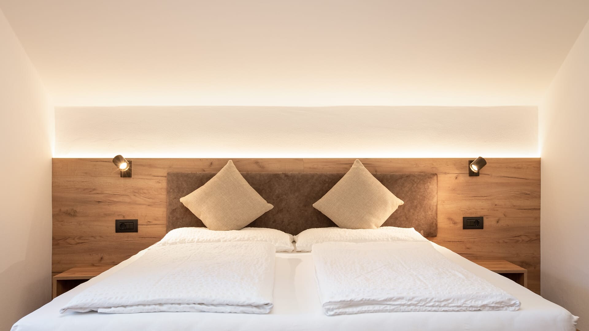 Zimmer Apartment for 3 - Olang - #2 - Aparthotel Familiaris - Family Apartments - Pools & Spa in Dolomites - Dolomitenregion Kronplatz - suedtirol.info