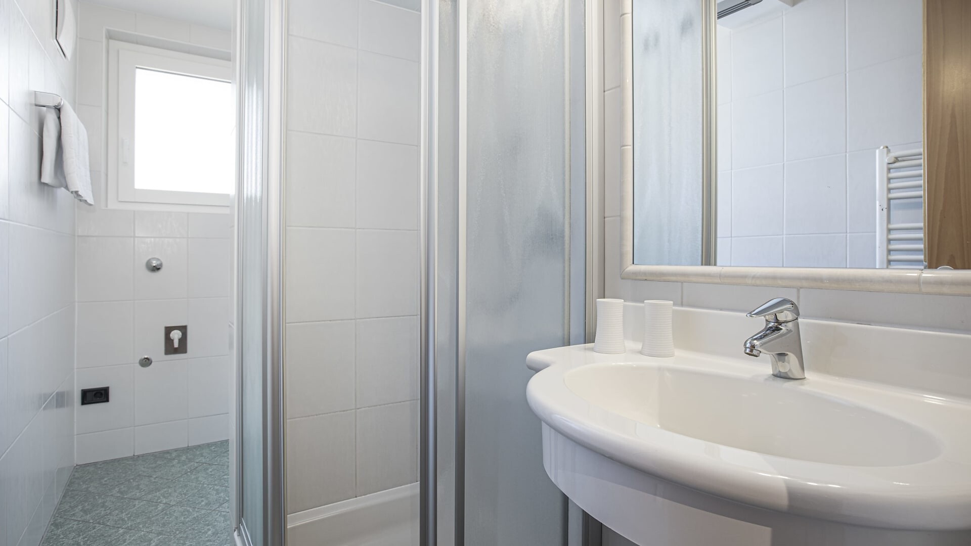 Zimmer Apartment for 3 - Olang - #9 - Aparthotel Familiaris - Family Apartments - Pools & Spa in Dolomites - Dolomitenregion Kronplatz - suedtirol.info