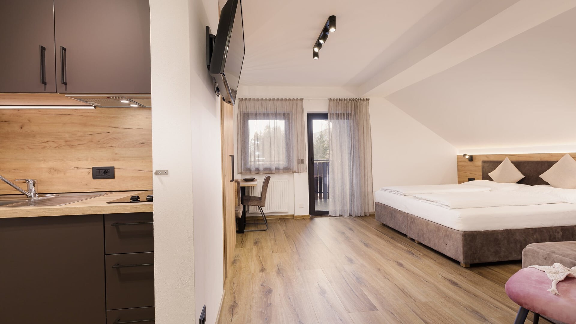 Ferienwohnung Apartment for 3 - Olang - #2 - Aparthotel Familiaris - Family Apartments - Pools & Spa in Dolomites - Dolomitenregion Kronplatz - suedtirol.info