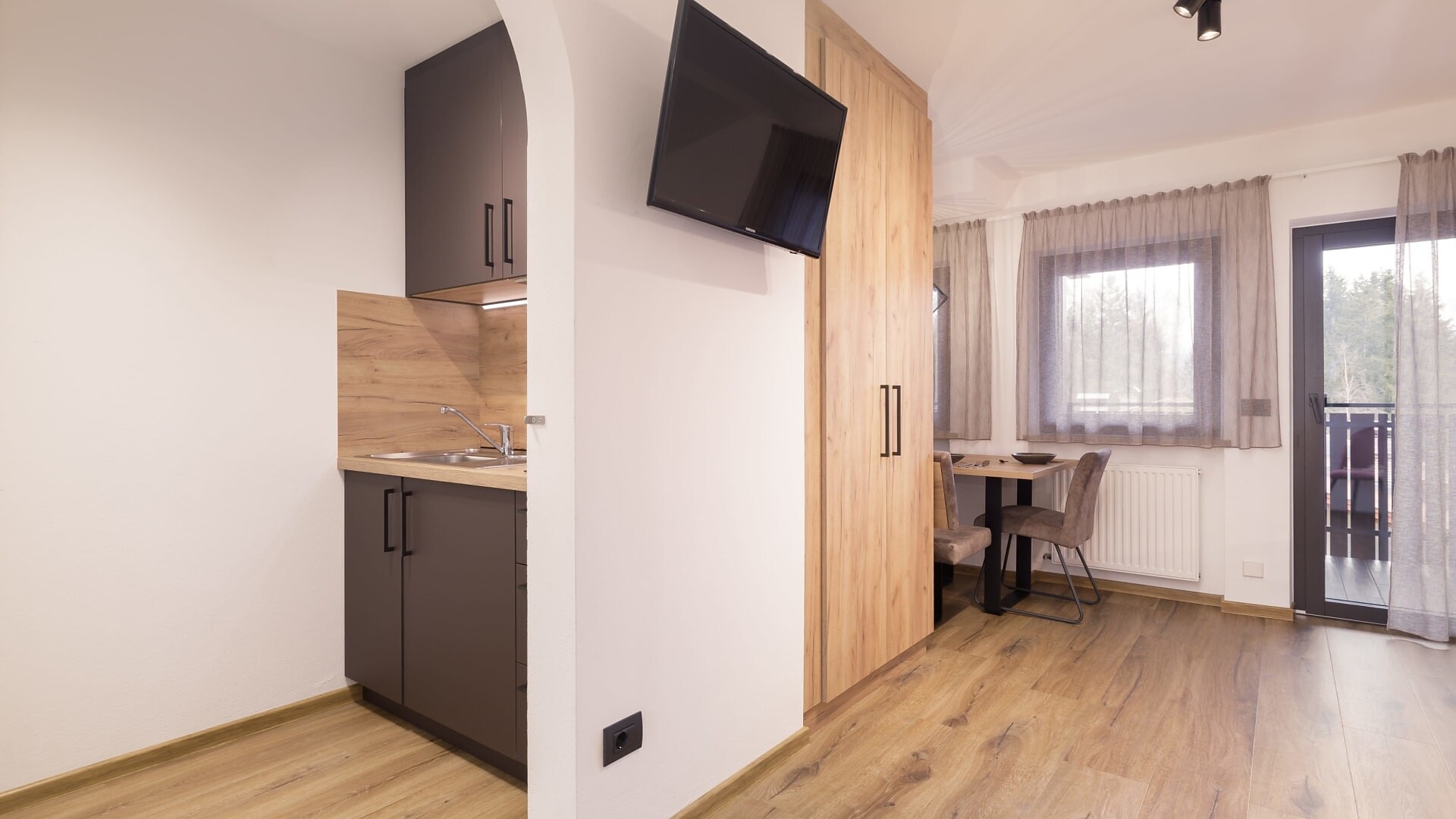 Ferienwohnung Apartment for 3 - Olang - #4 - Aparthotel Familiaris - Family Apartments - Pools & Spa in Dolomites - Dolomitenregion Kronplatz - suedtirol.info