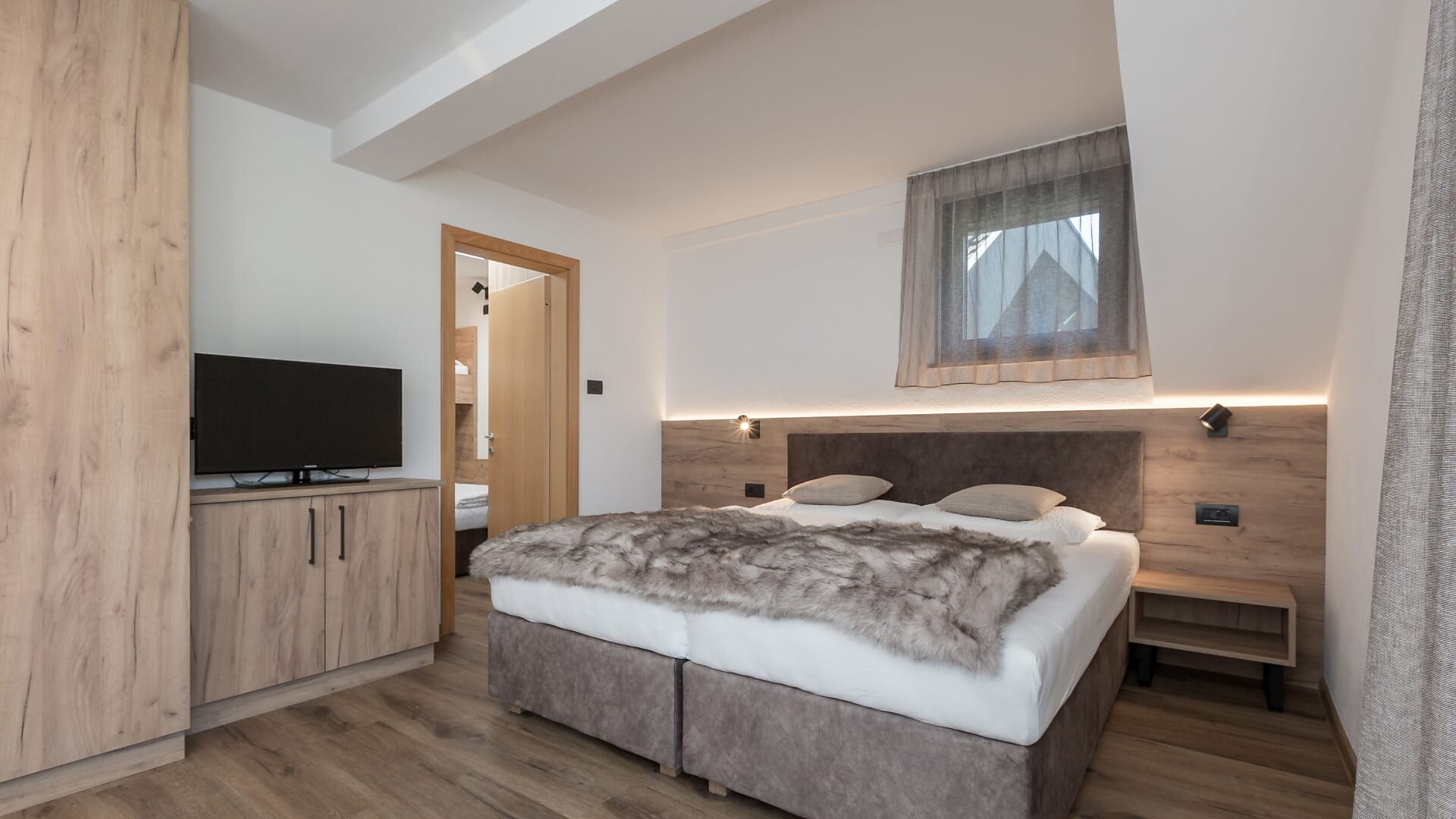 Ferienwohnung Family Apartment - Olang - #2 - Aparthotel Familiaris - Family Apartments - Pools & Spa in Dolomites - Dolomitenregion Kronplatz - suedtirol.info