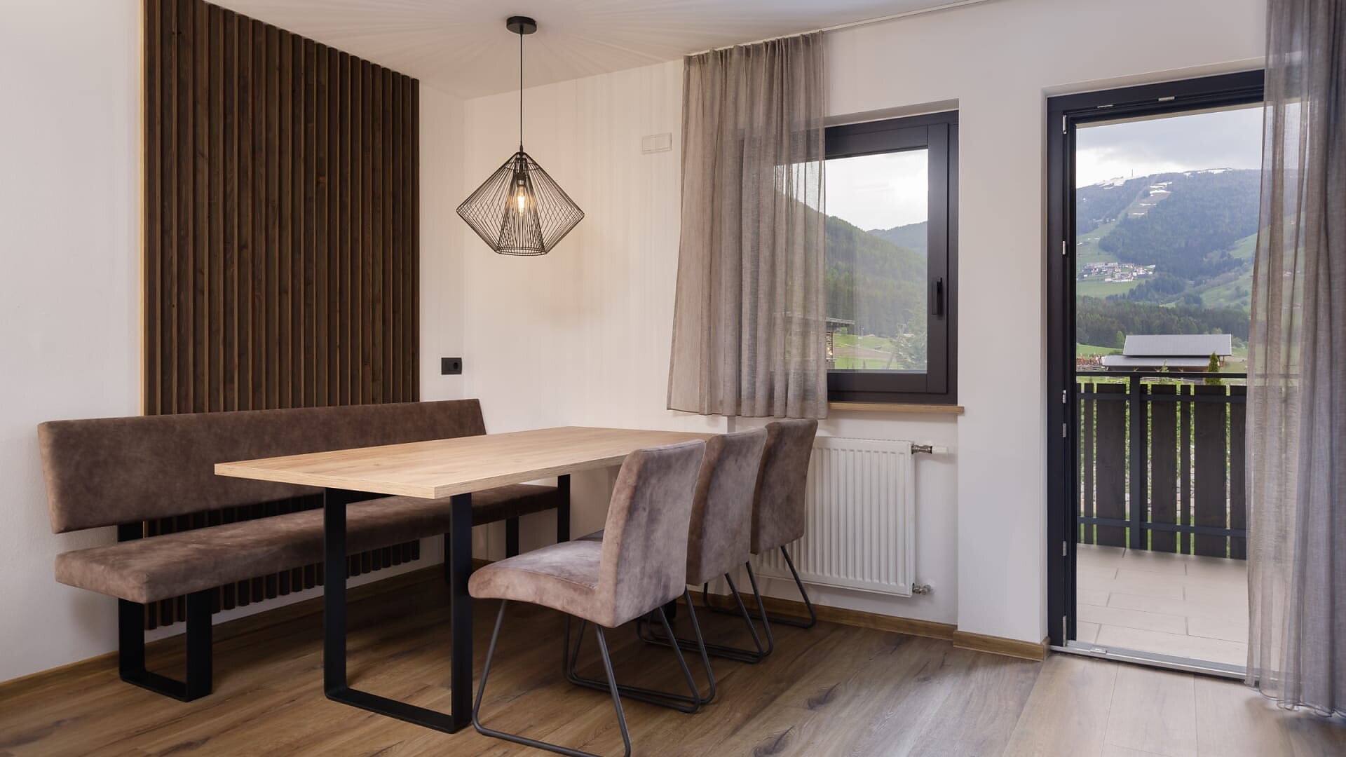 Zimmer Family Apartment - Olang - #1 - Aparthotel Familiaris - Family Apartments - Pools & Spa in Dolomites - Dolomitenregion Kronplatz - suedtirol.info