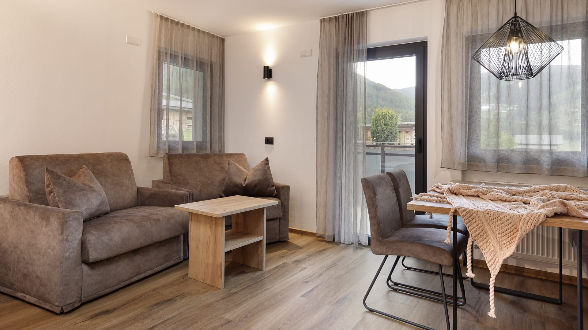 Ferienwohnung Apartment Peak View - Olang - #1 - Aparthotel Familiaris - Family Apartments - Pools & Spa in Dolomites - Dolomitenregion Kronplatz - suedtirol.info