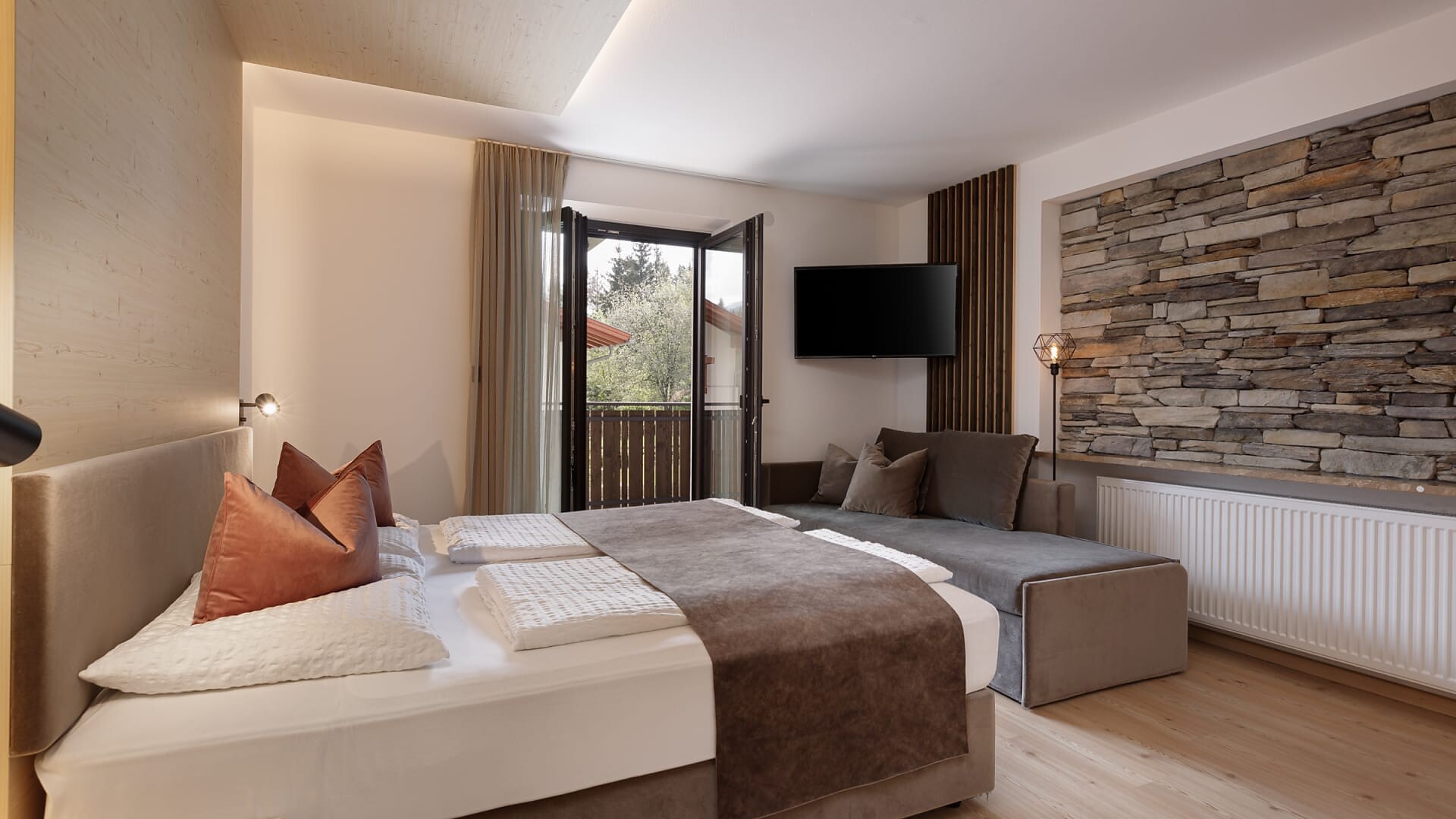 Ferienwohnung Family Comfort - Olang - #1 - Aparthotel Familiaris - Family Apartments - Pools & Spa in Dolomites - Dolomitenregion Kronplatz - suedtirol.info