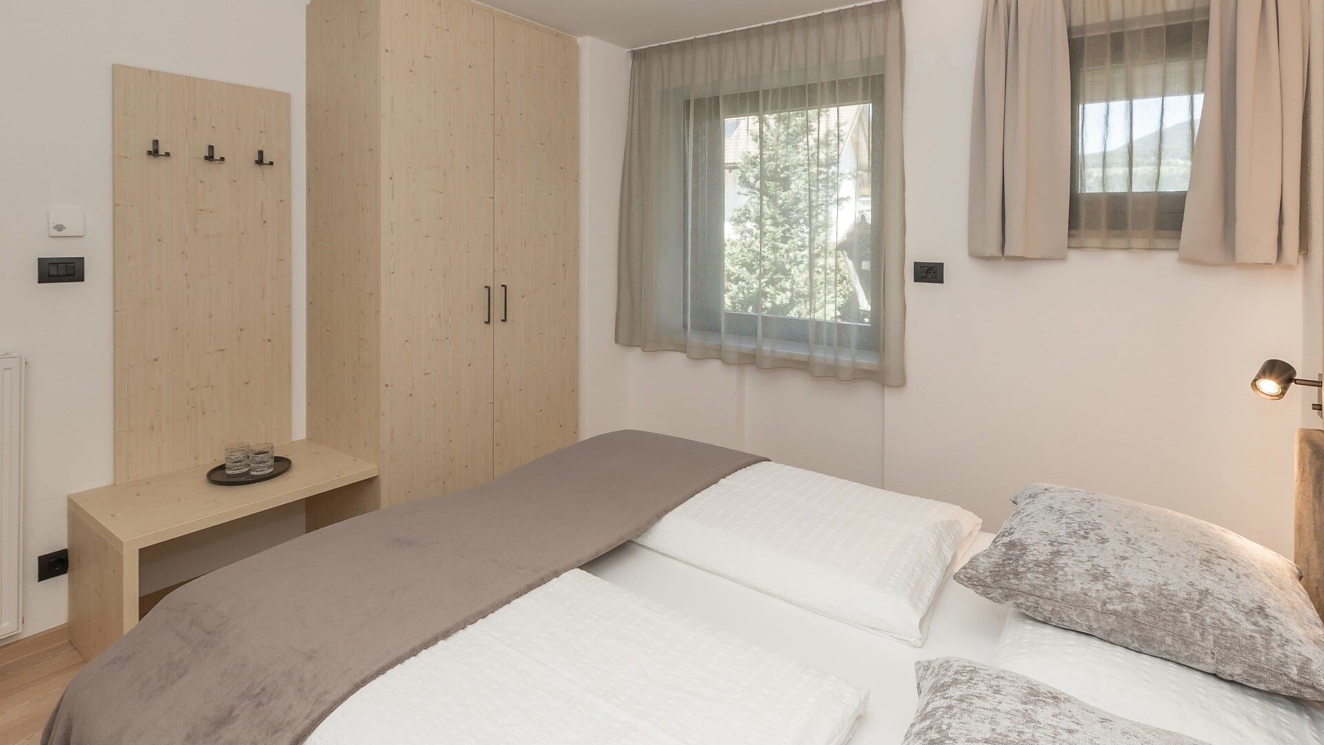 Zimmer Family Apartment - Olang - #5 - Aparthotel Familiaris - Family Apartments - Pools & Spa in Dolomites - Dolomitenregion Kronplatz - suedtirol.info