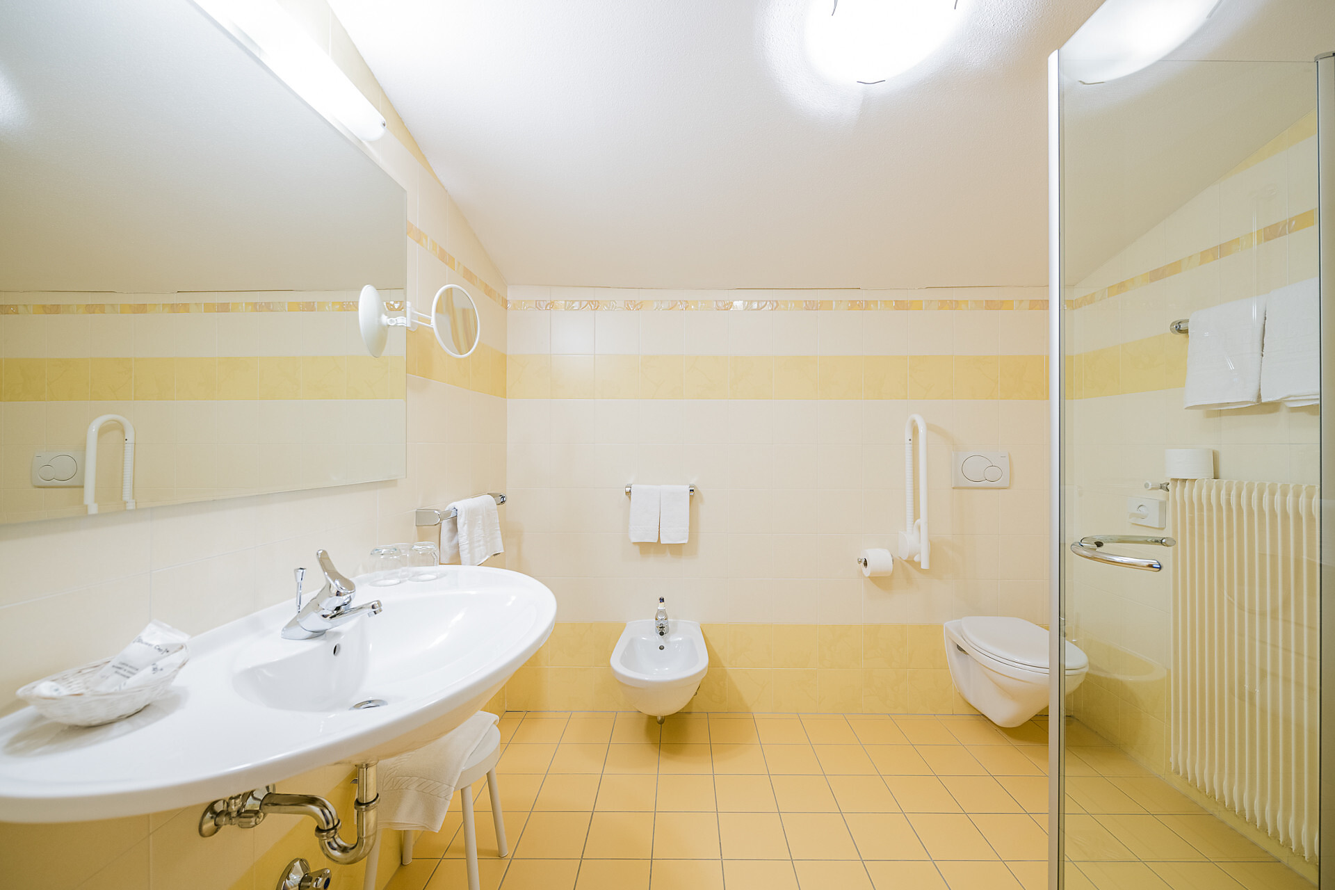 Zimmer DZ Superior Helm - #2 - Hotel Waldheim - Dolomitenregion 3 Zinnen - suedtirol.info