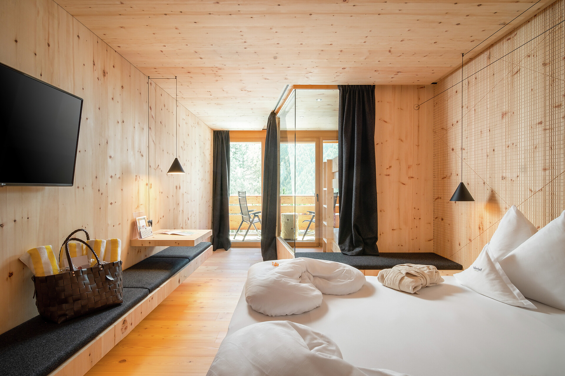 Room Zirm Suite Family - #1 - Hotel Valserhof - Brixen/Bressanone and environs - suedtirol.info