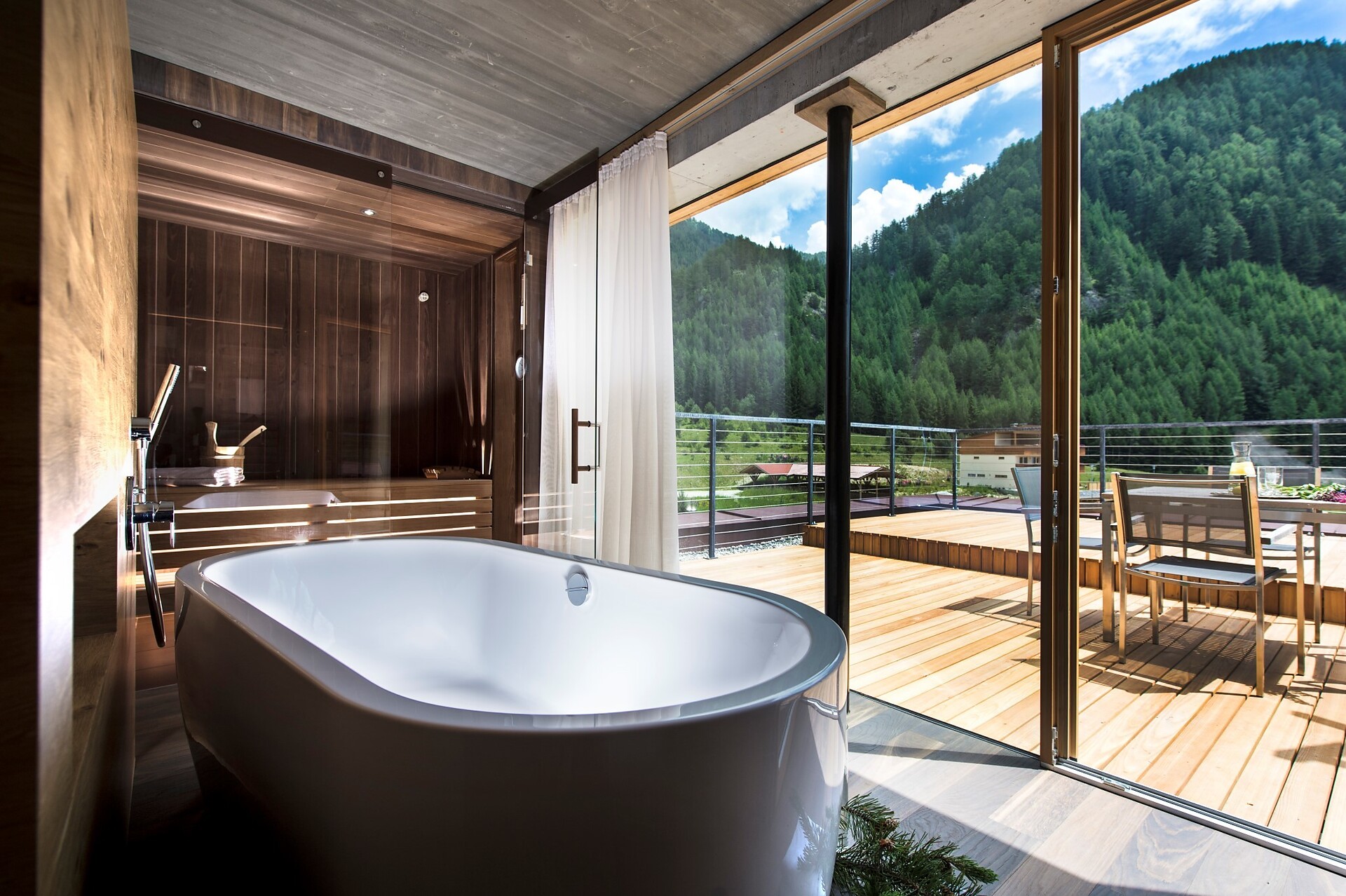 Room Panorama Suite Deluxe with sauna - #5 - Hotel Valserhof - Brixen/Bressanone and environs - suedtirol.info