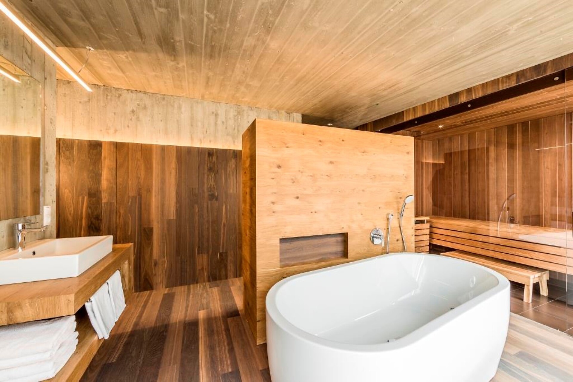 Room Panorama Suite Deluxe with sauna - #4 - Hotel Valserhof - Brixen/Bressanone and environs - suedtirol.info