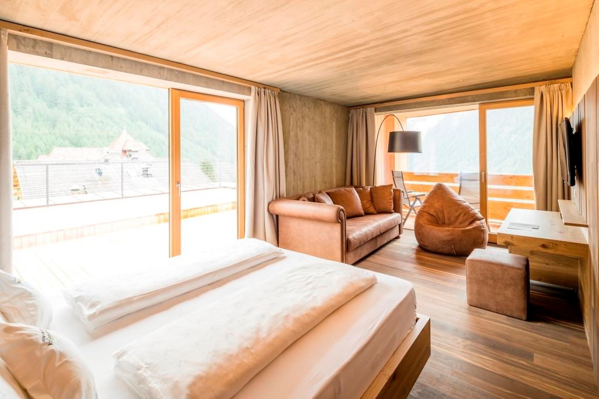 Room Panorama Suite Deluxe with sauna - #1 - Hotel Valserhof - Brixen/Bressanone and environs - suedtirol.info
