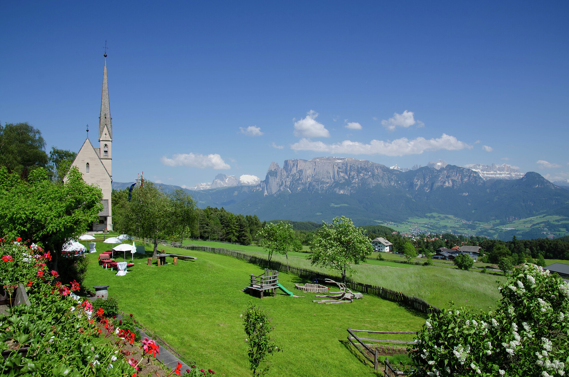 Room Room with separate beds and view on the Dolomites - #3 - Hotel Ansitz Kematen - Bolzano/Bozen and environs - suedtirol.info