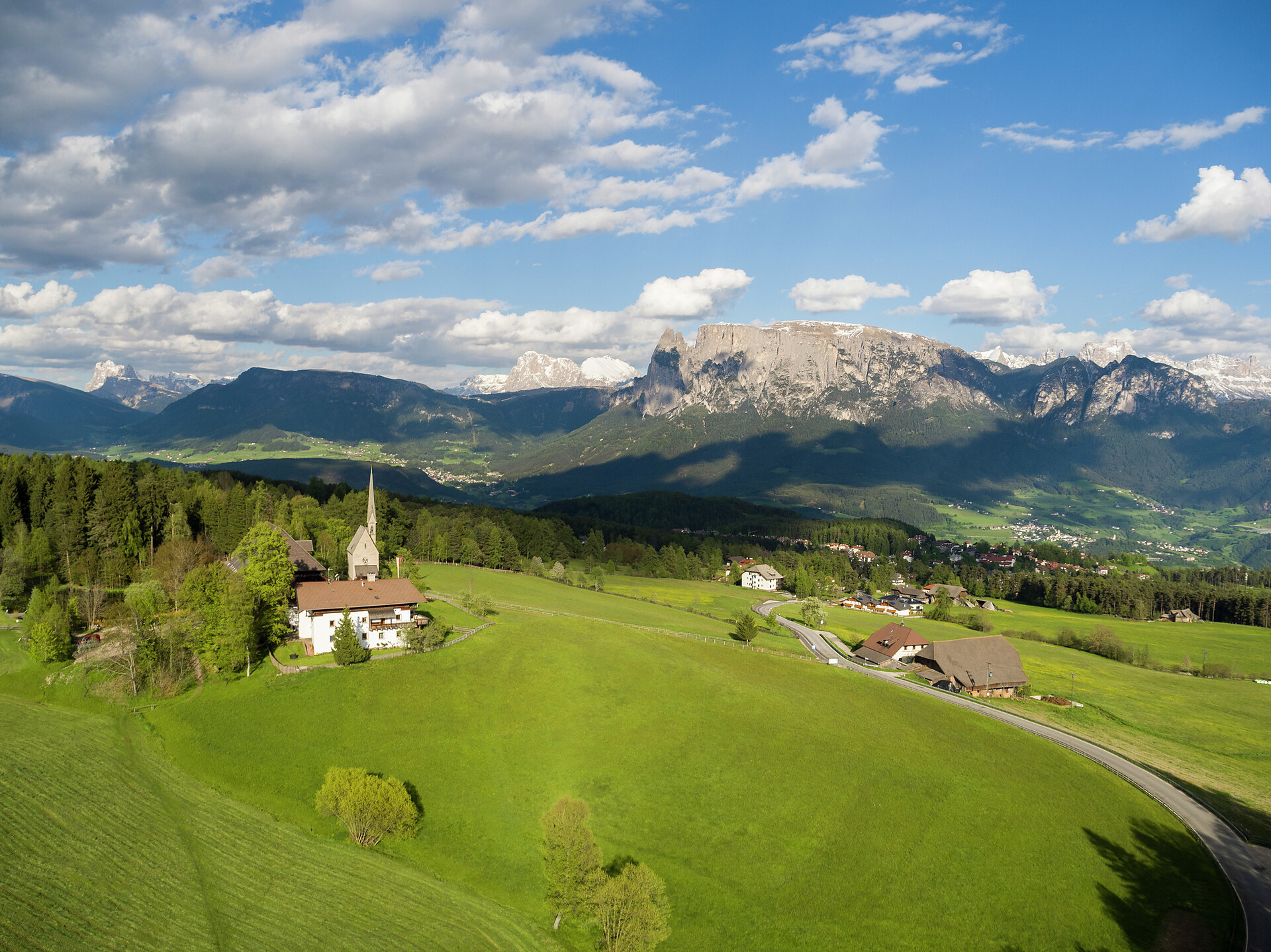 Room Room with balcony and view on the Dolomites - #3 - Hotel Ansitz Kematen - Bolzano/Bozen and environs - suedtirol.info